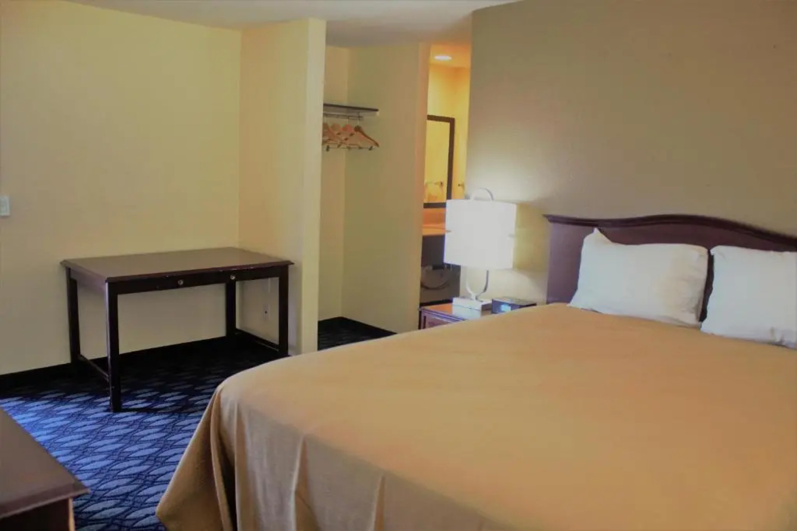 Oregon Trail Inn and Suites