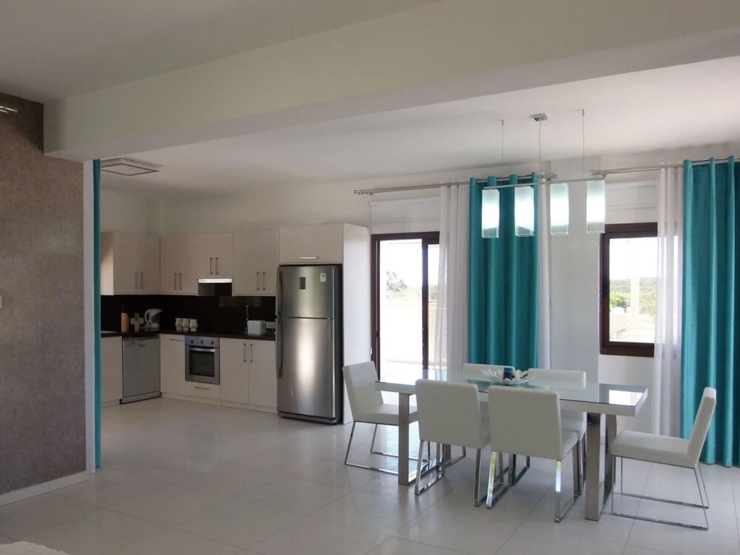 Villa Grecian 1 Platinum