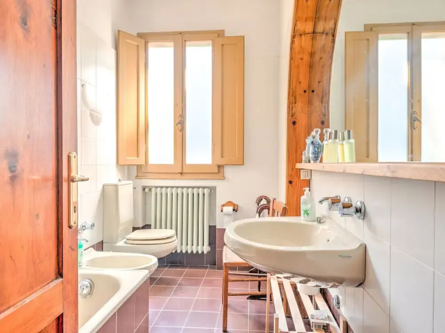 Hilltop Holiday Home in San Miniato with Hot Tub