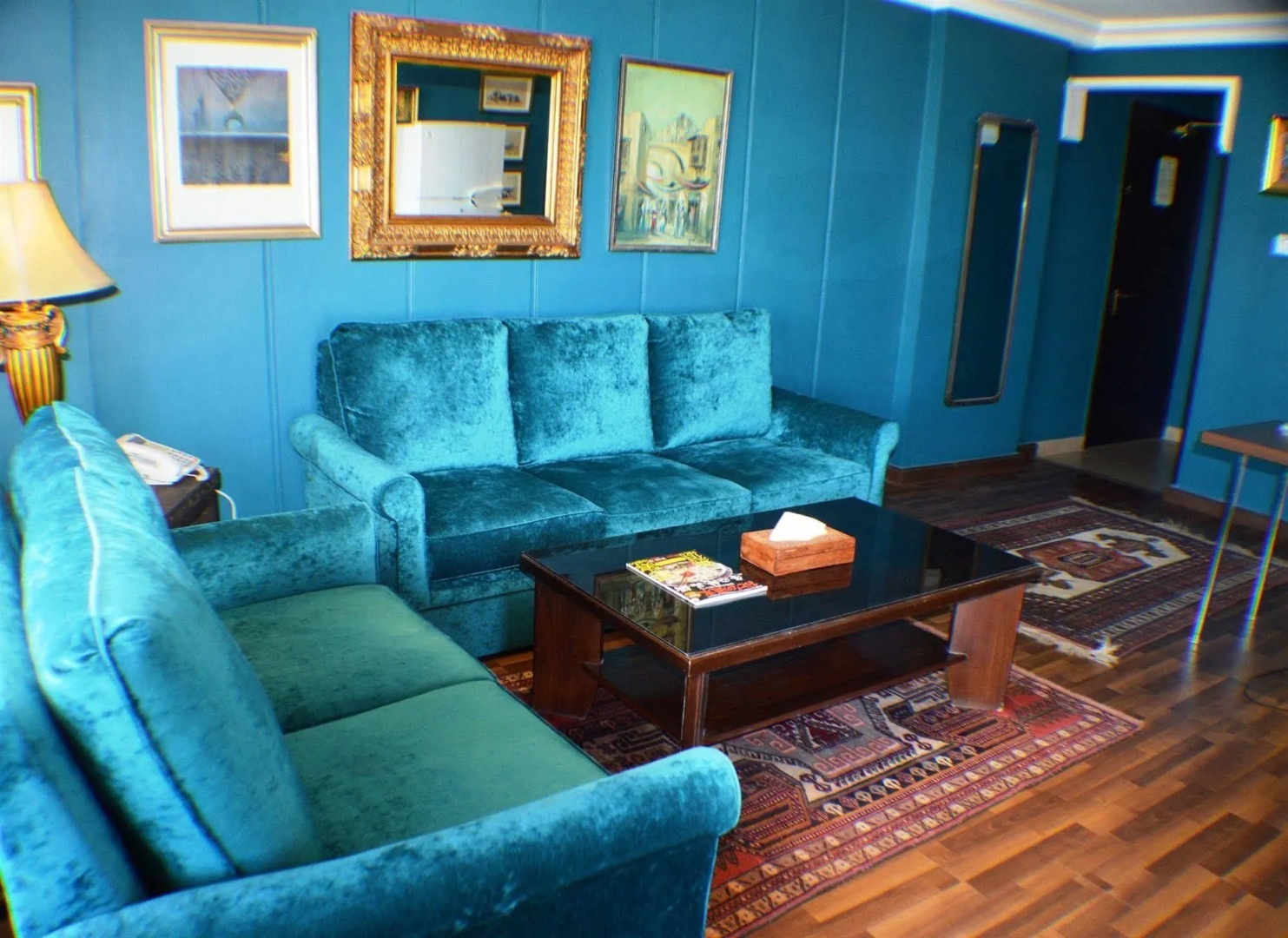 Gondola Hotel and Suites