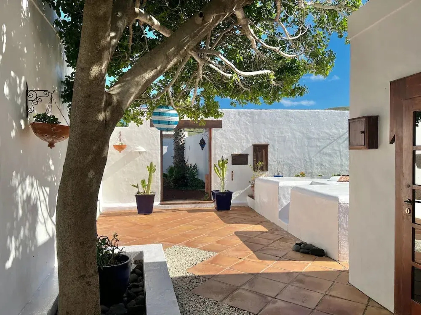 Stylish Getaway With Secluded Patio in Lava Finca