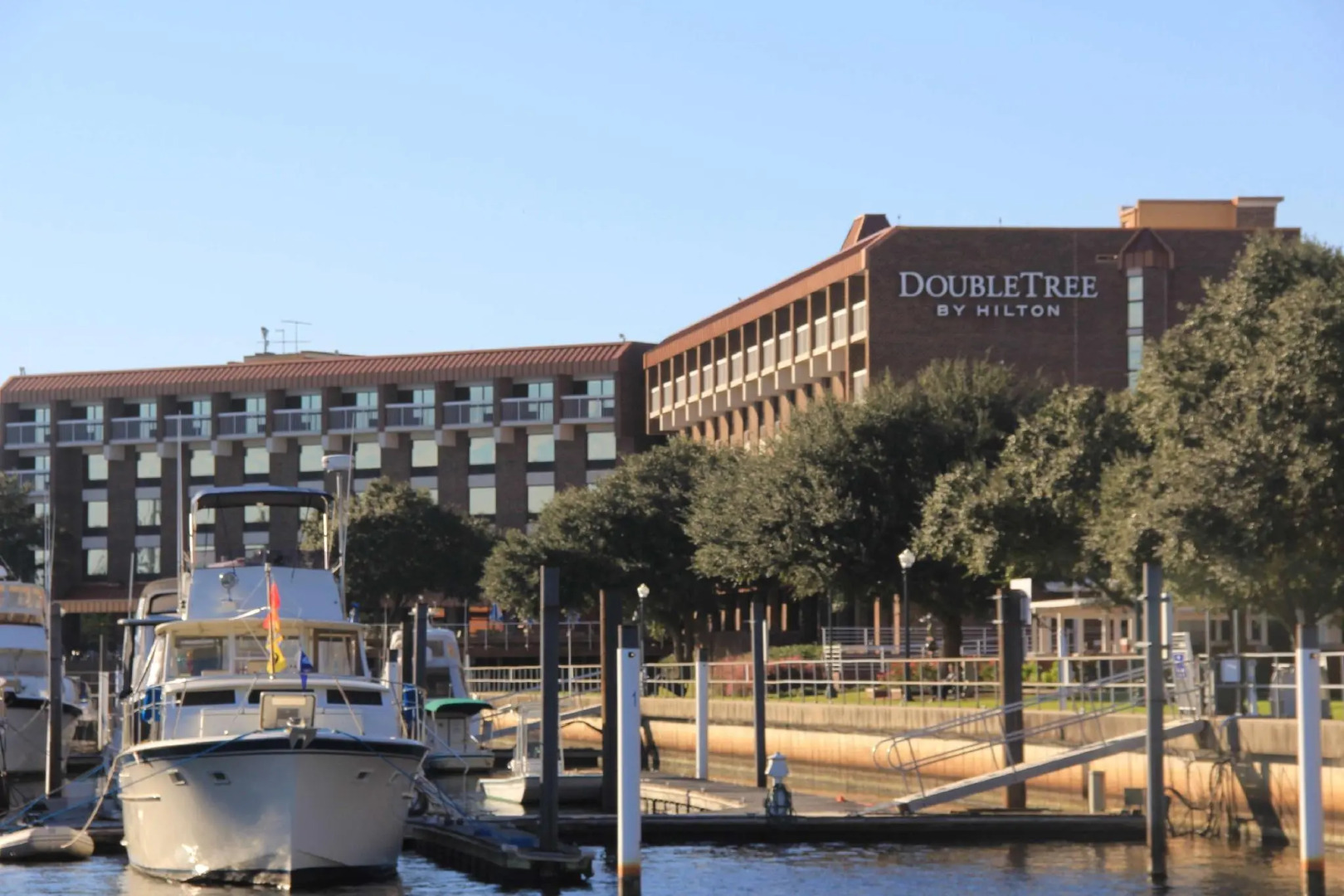 DoubleTree by Hilton New Bern Riverfront