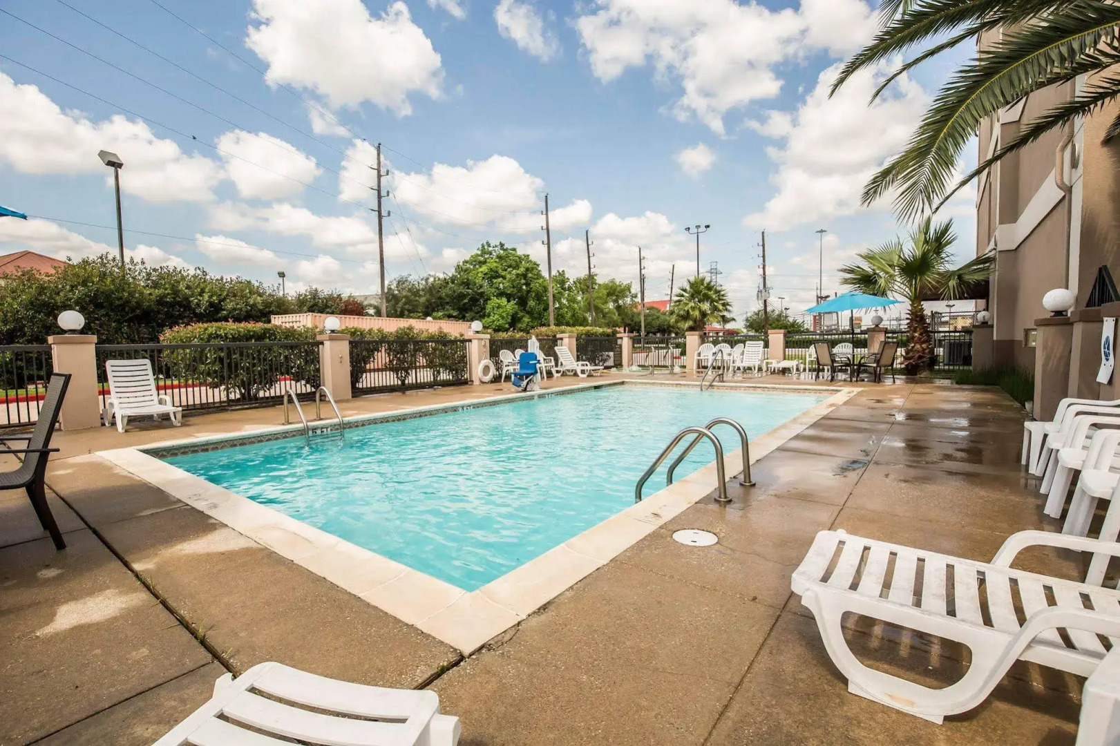 Comfort Suites Stafford Near Sugarland