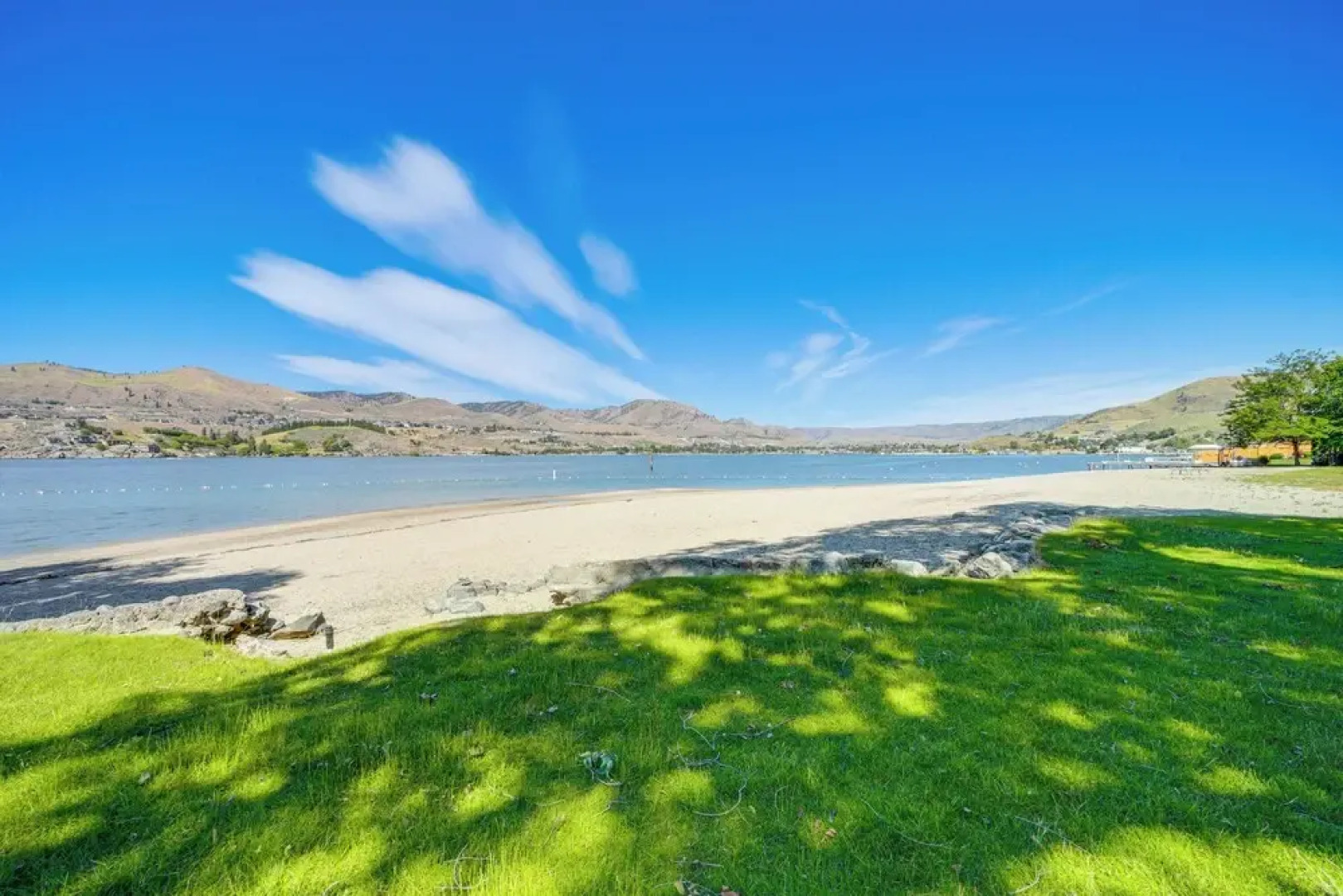 Steps to Lake Chelan: Condo w/ Resort Amenities!