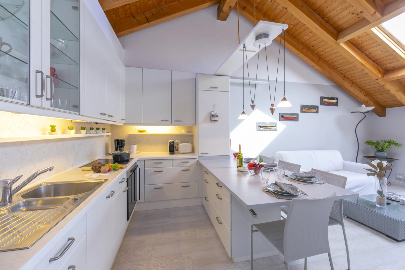 Blu Lake Apartment on Ghiffa Beach