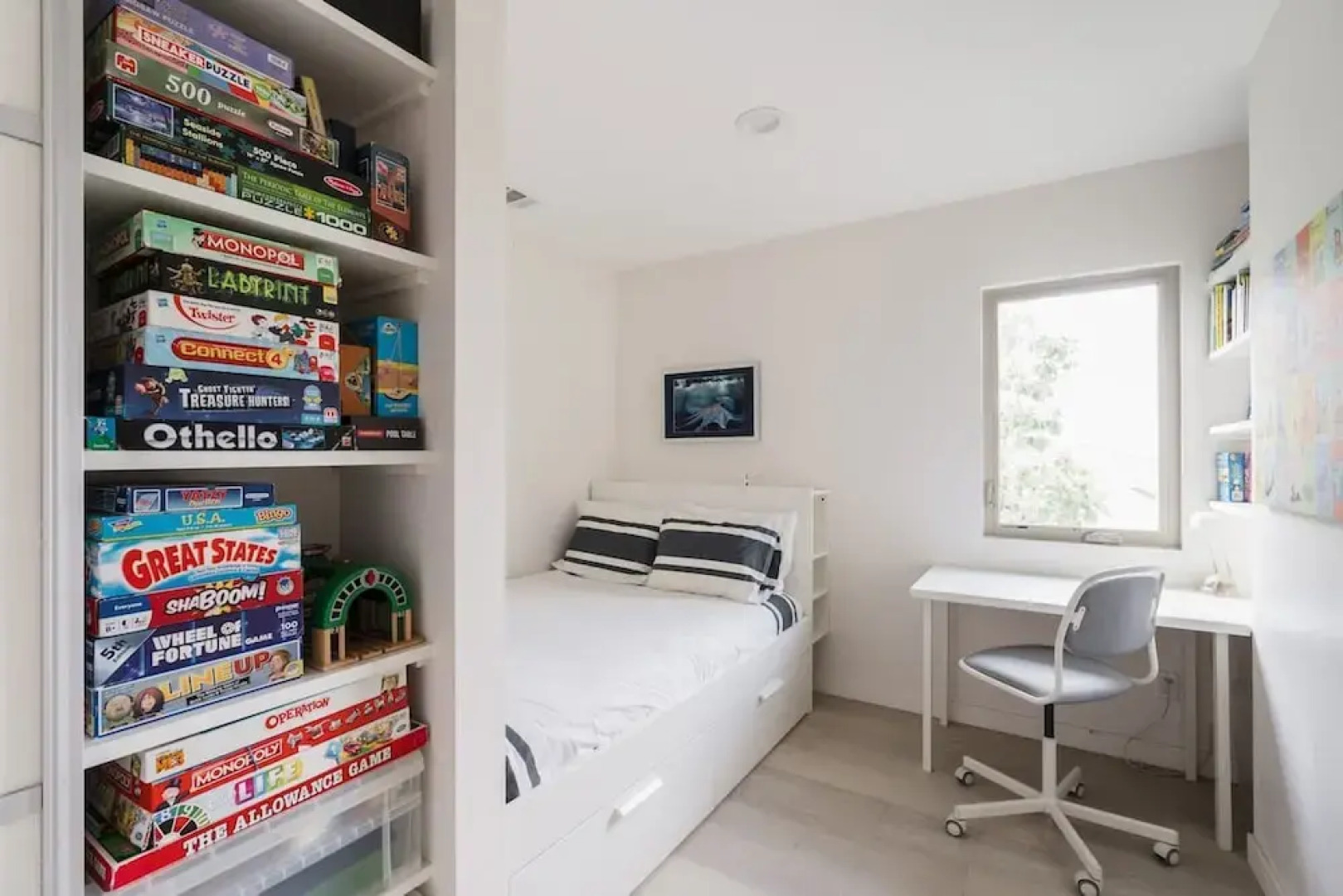 Spacious and Bright 5-bedroom Oasis Pool and Yard