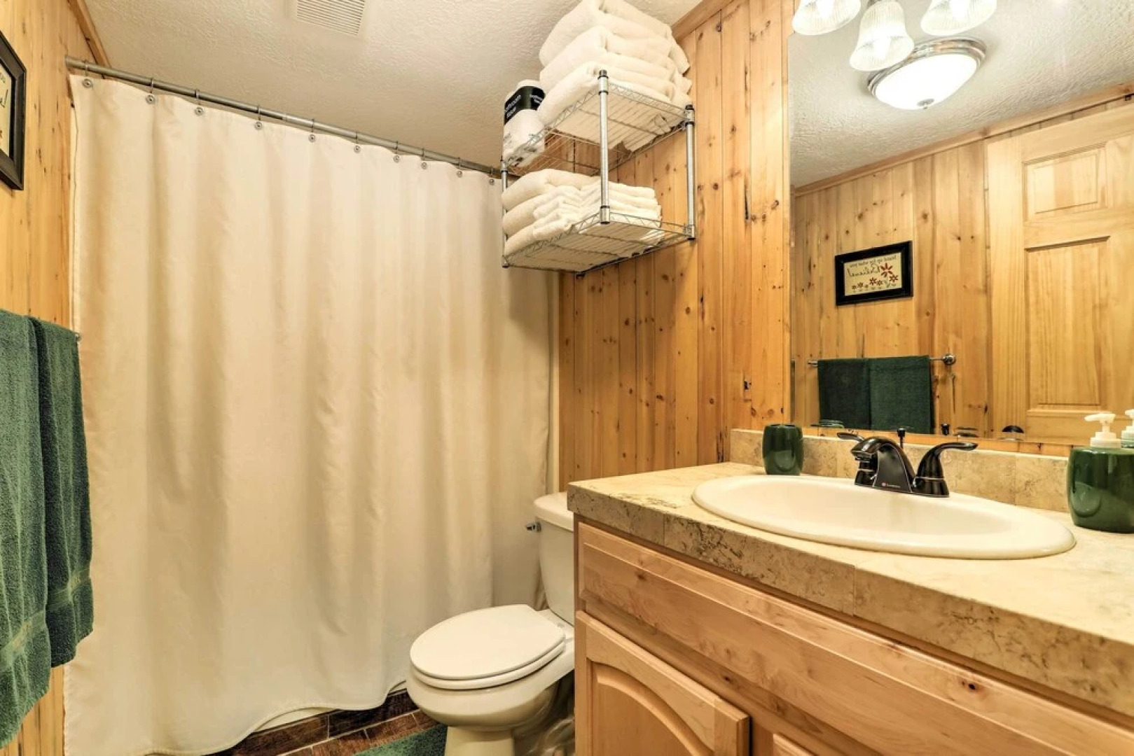 Cozy Utah Cabin w/ Deck & Fire Pit!