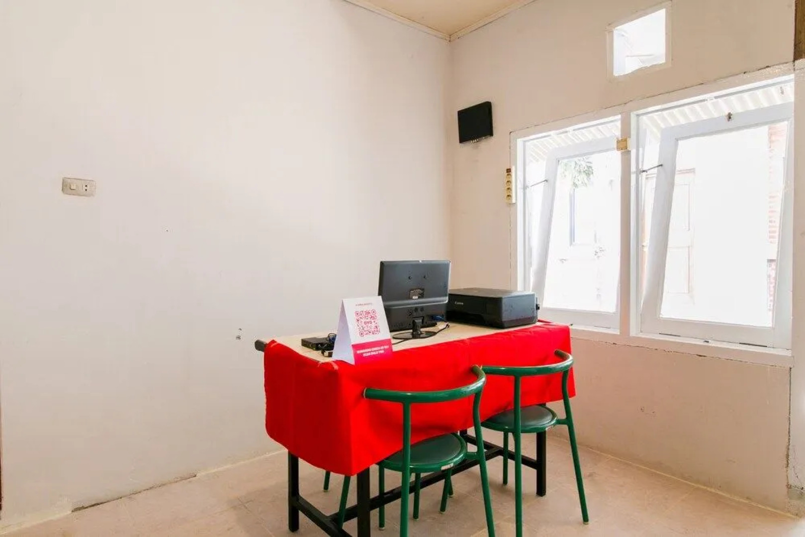 Oyo 1898 Louise Place