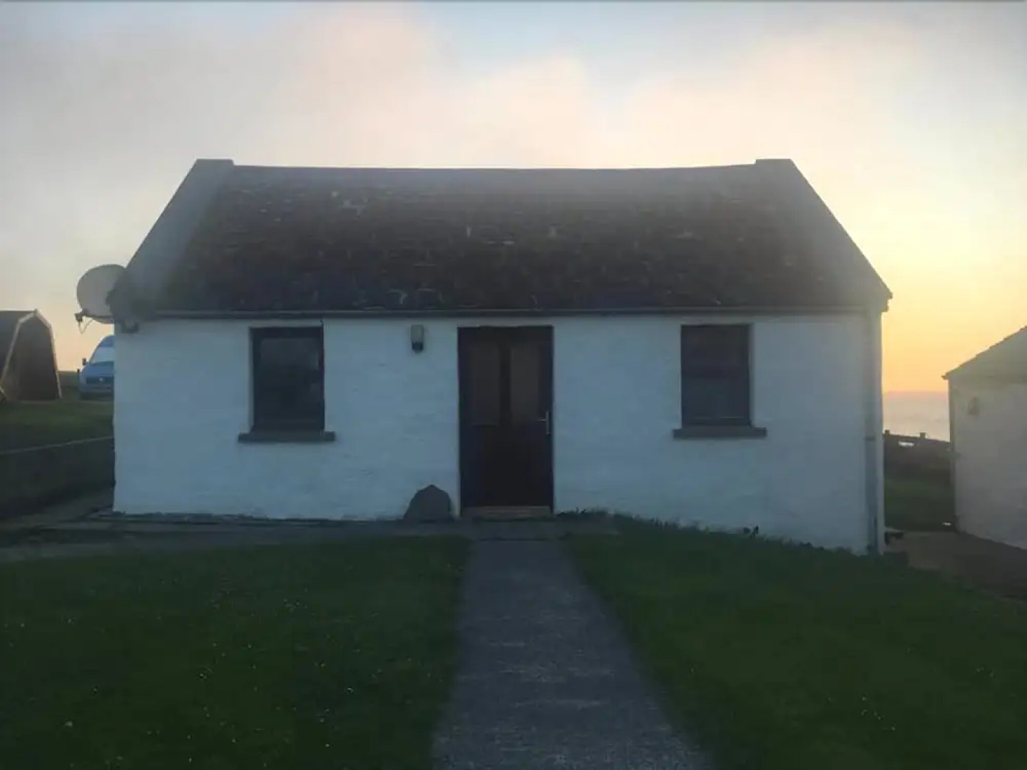 Ayres Rock Hostel & Campsite