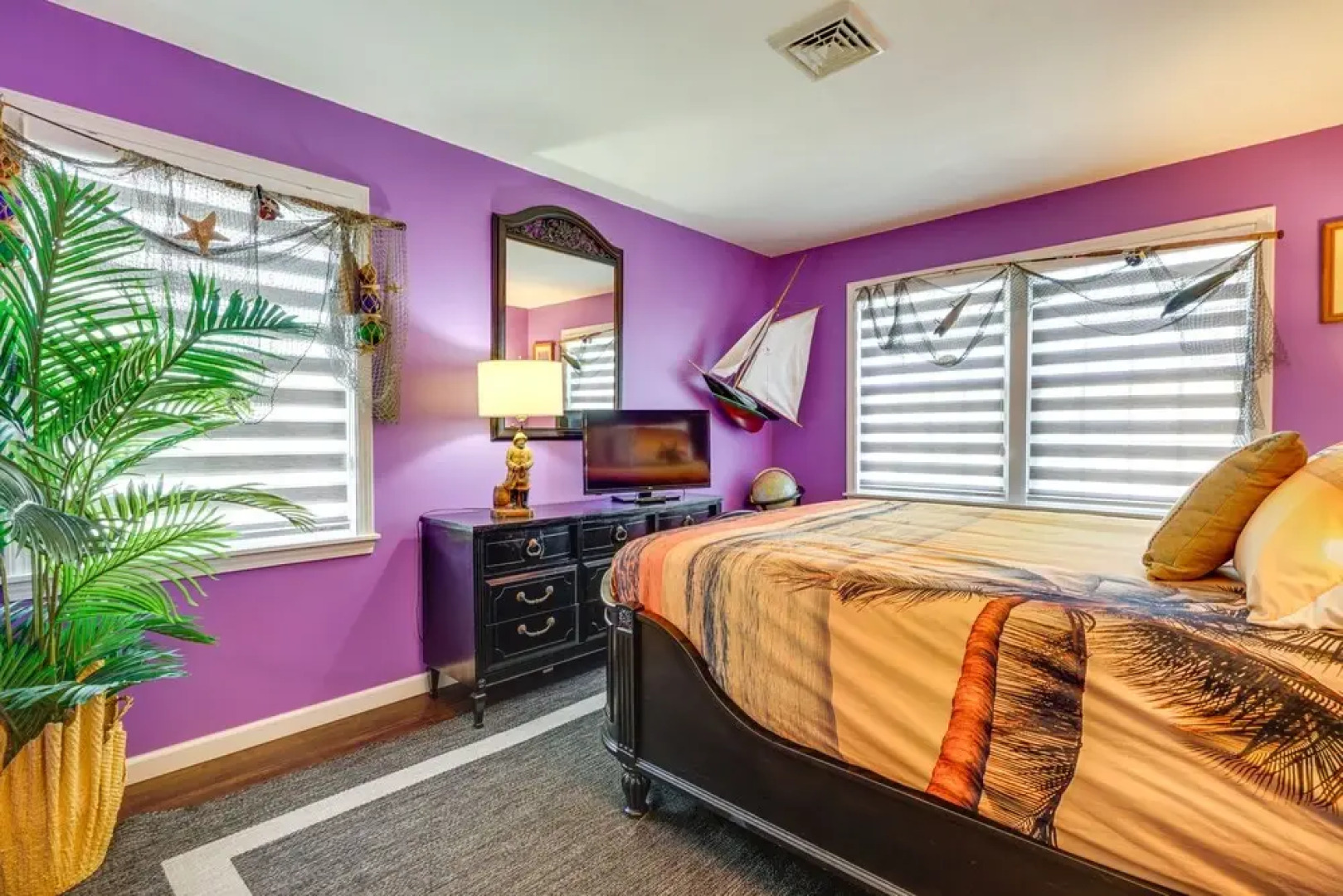 New Jersey Home - Deck, Grill & Walkable to Beach!