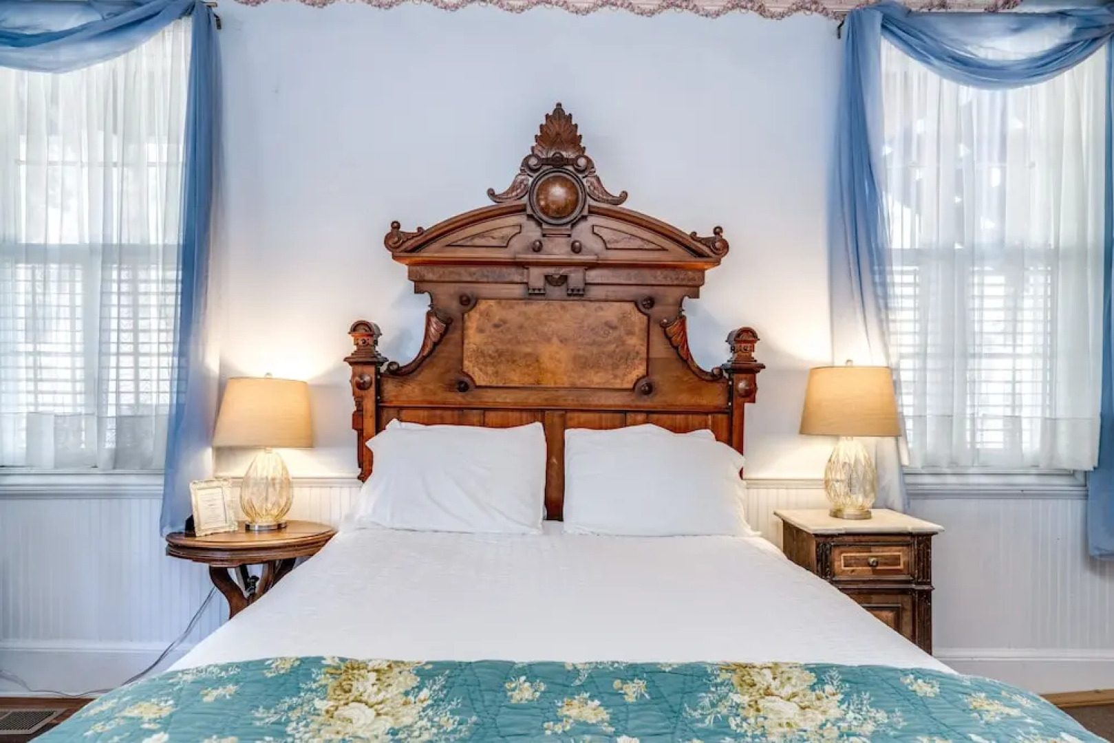 The Dutch Flat Hotel