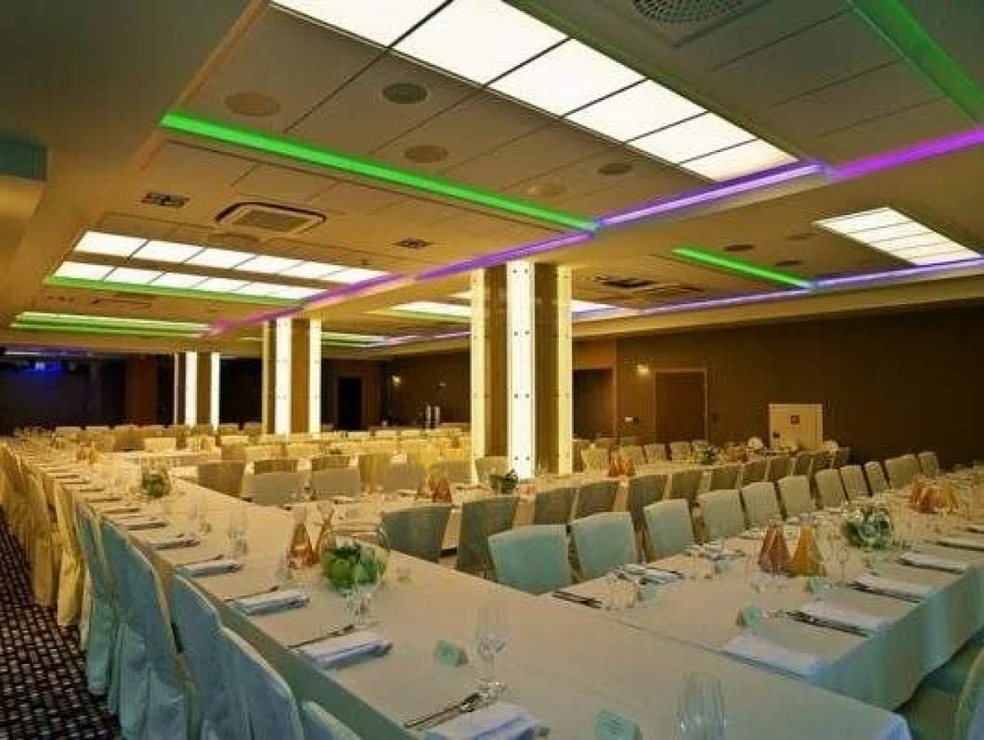 Velvet Hotel & Restaurant