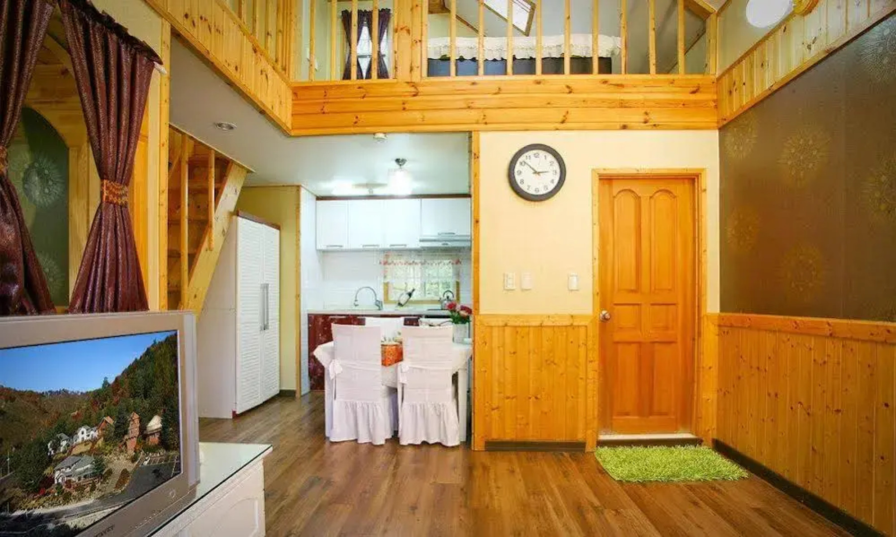 Spring Summer Fall Winter Pension