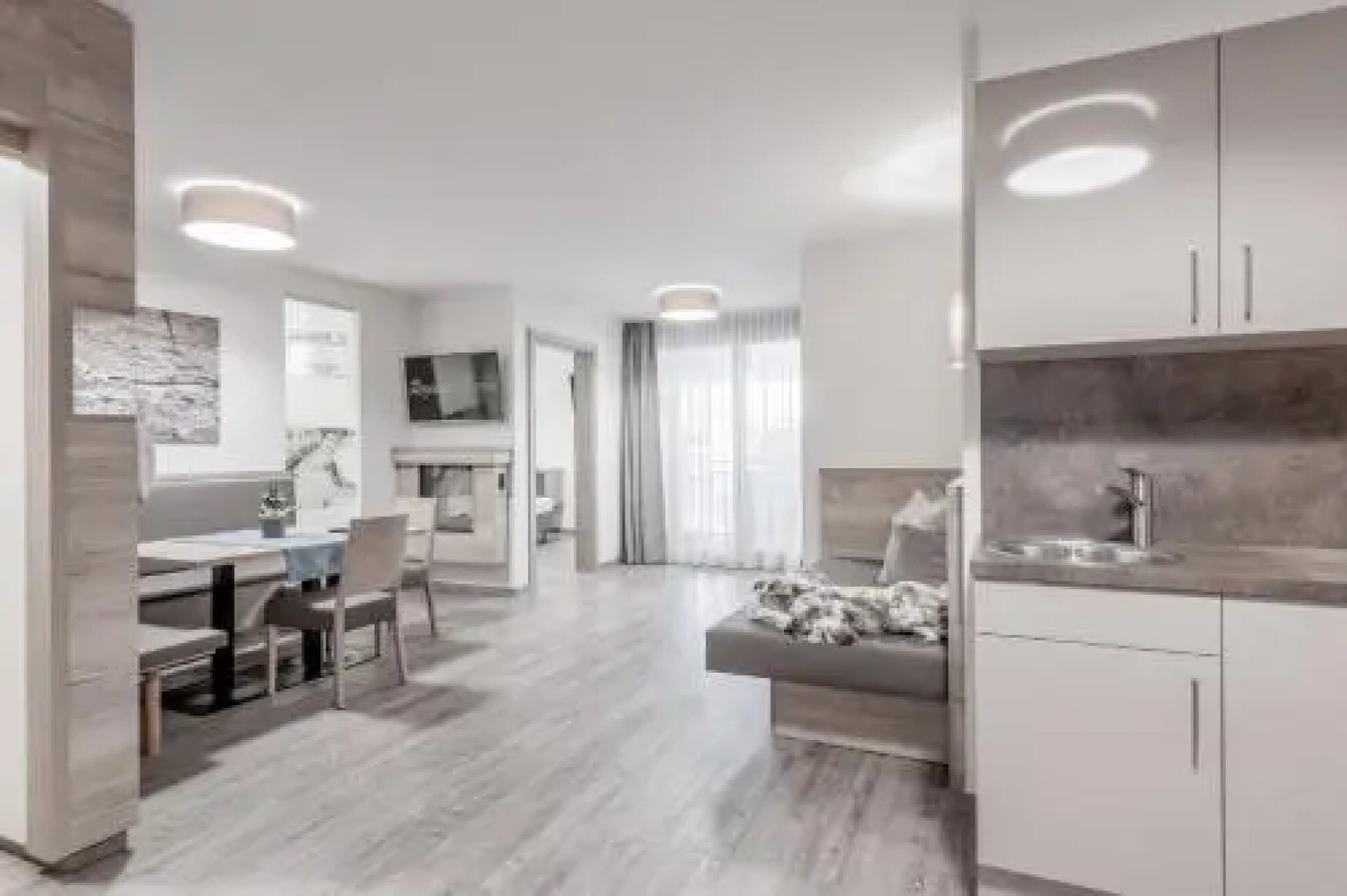 Regina’s Alp Deluxe