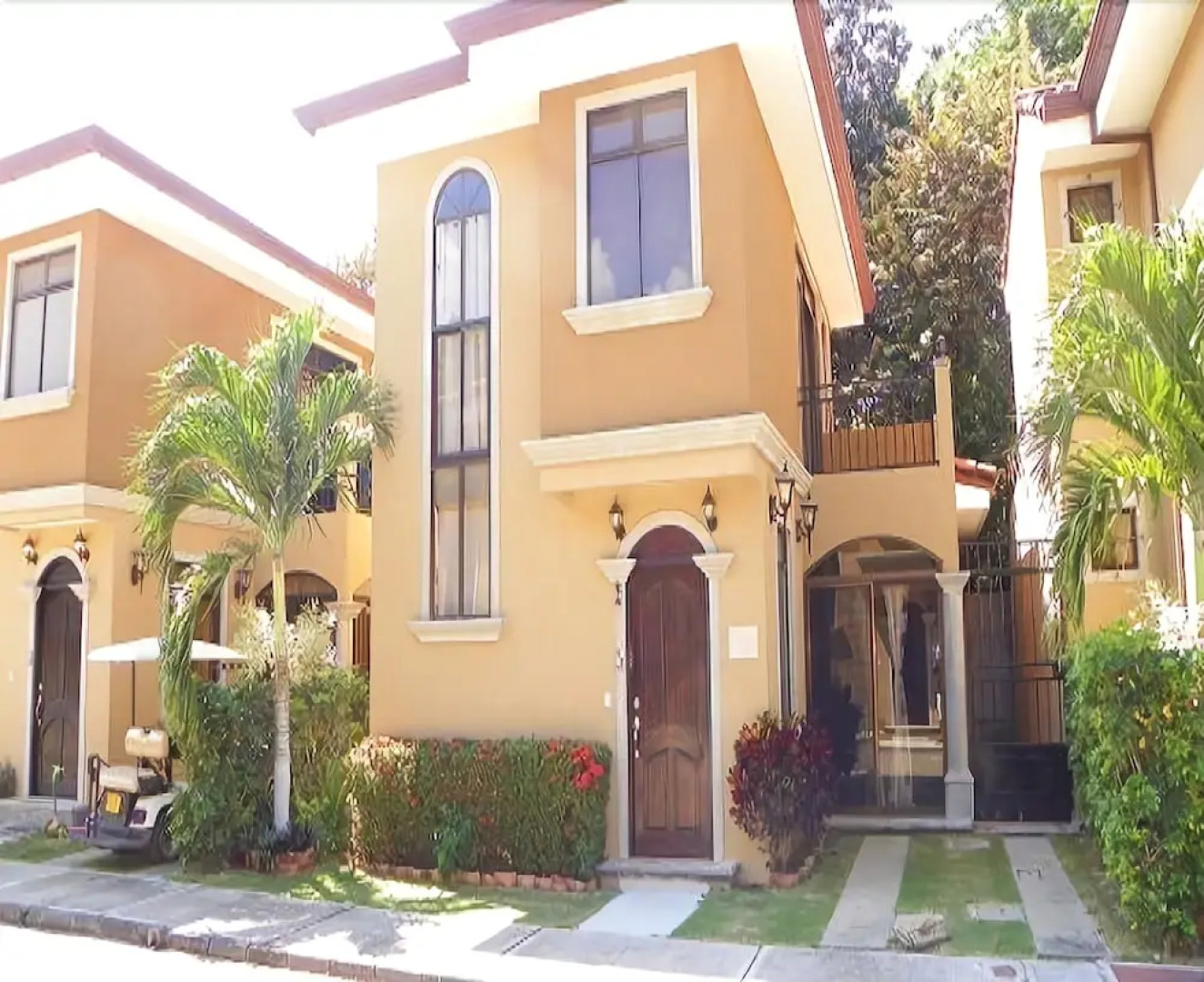 Arrecifes Condominium