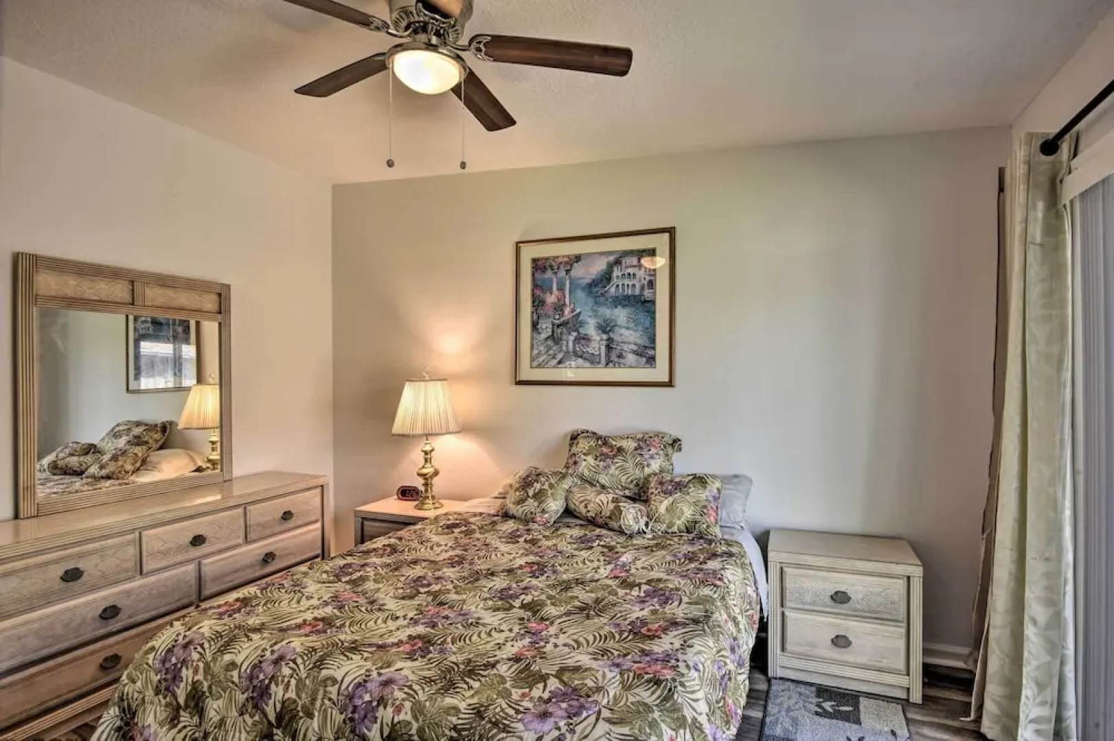 Sunny Cocoa Beach Home: Walk to Sea + Attractions!