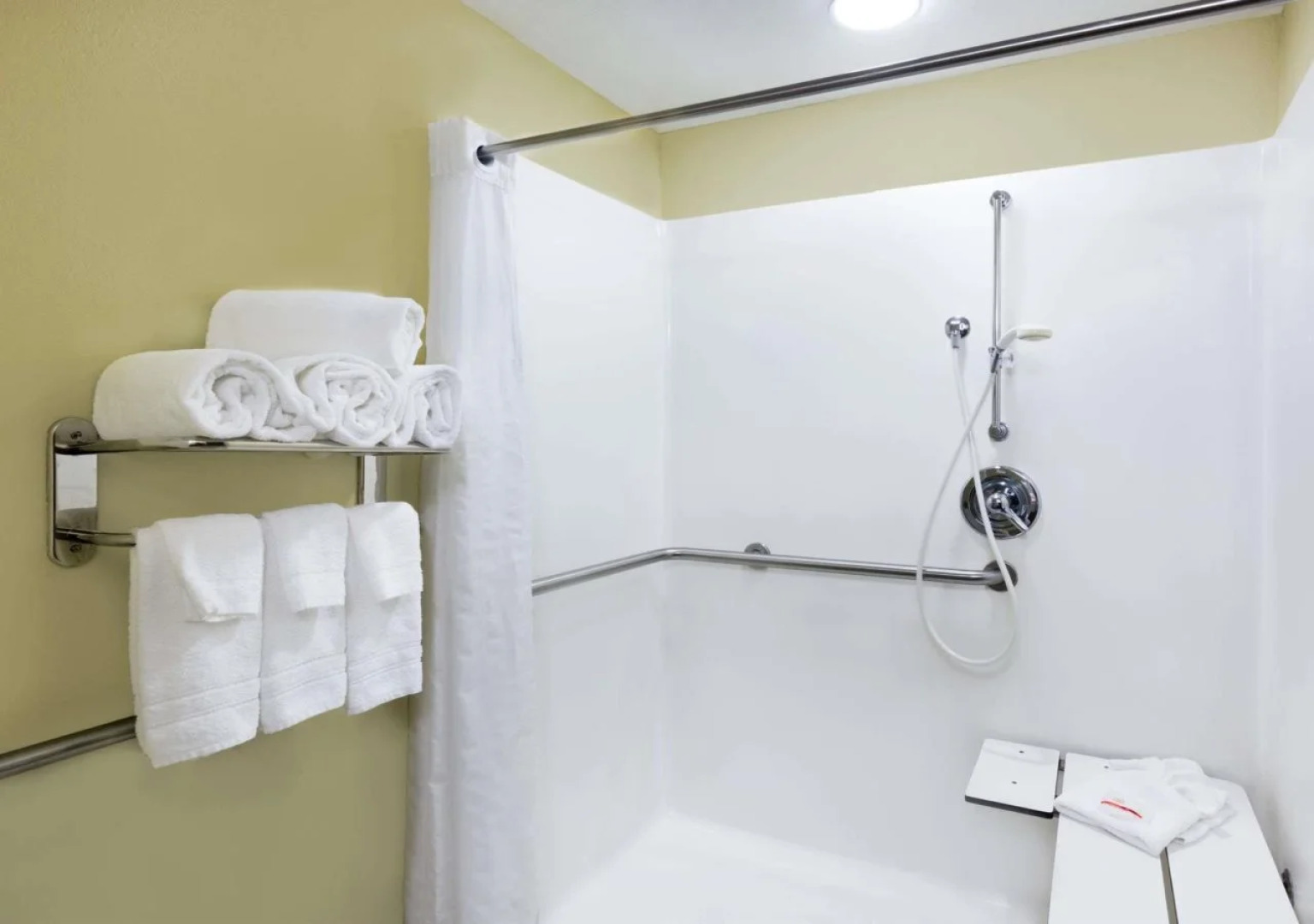 Microtel Inn & Suites by Wyndham Starkville