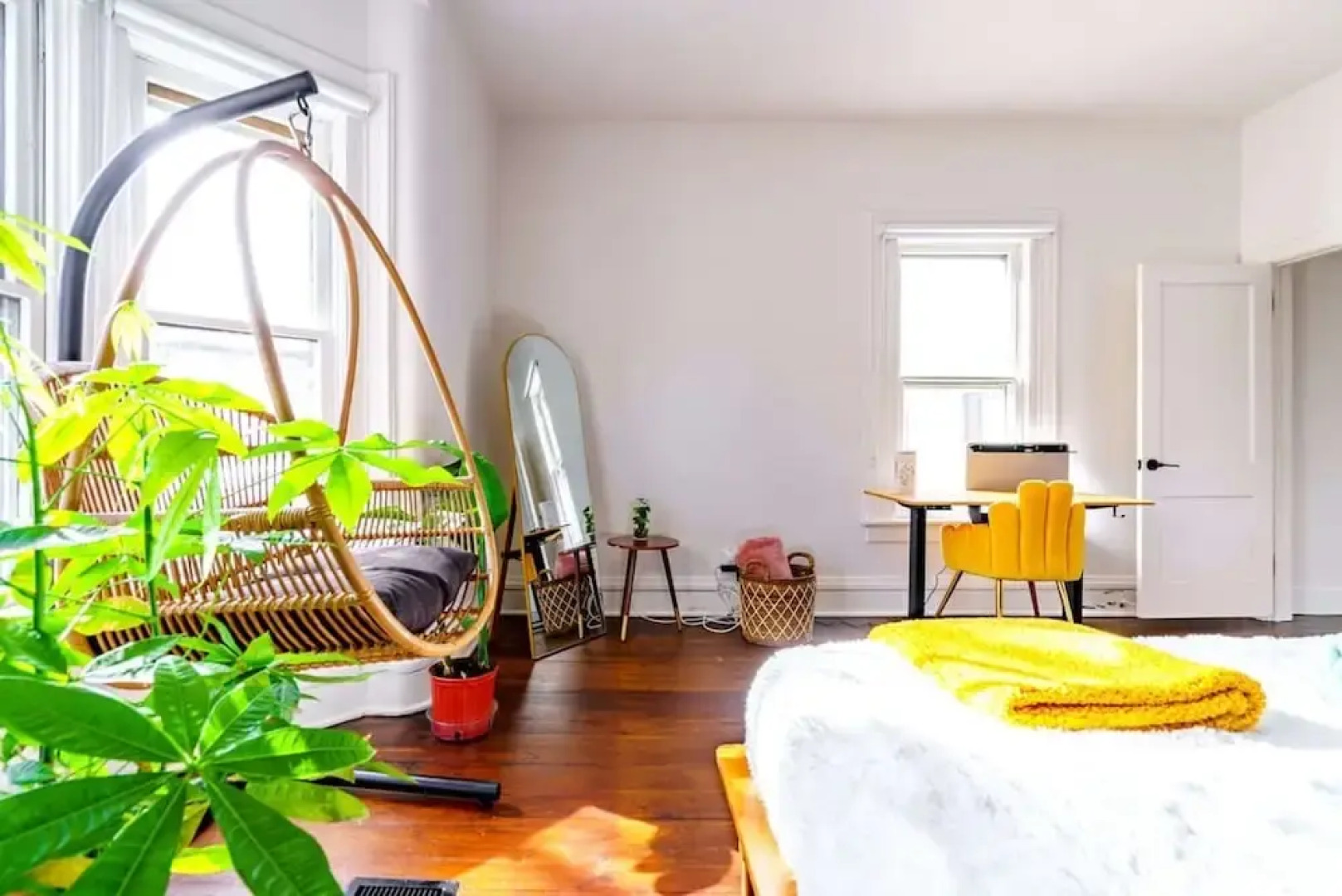 Prime Location Clean Top Rated Free Parking