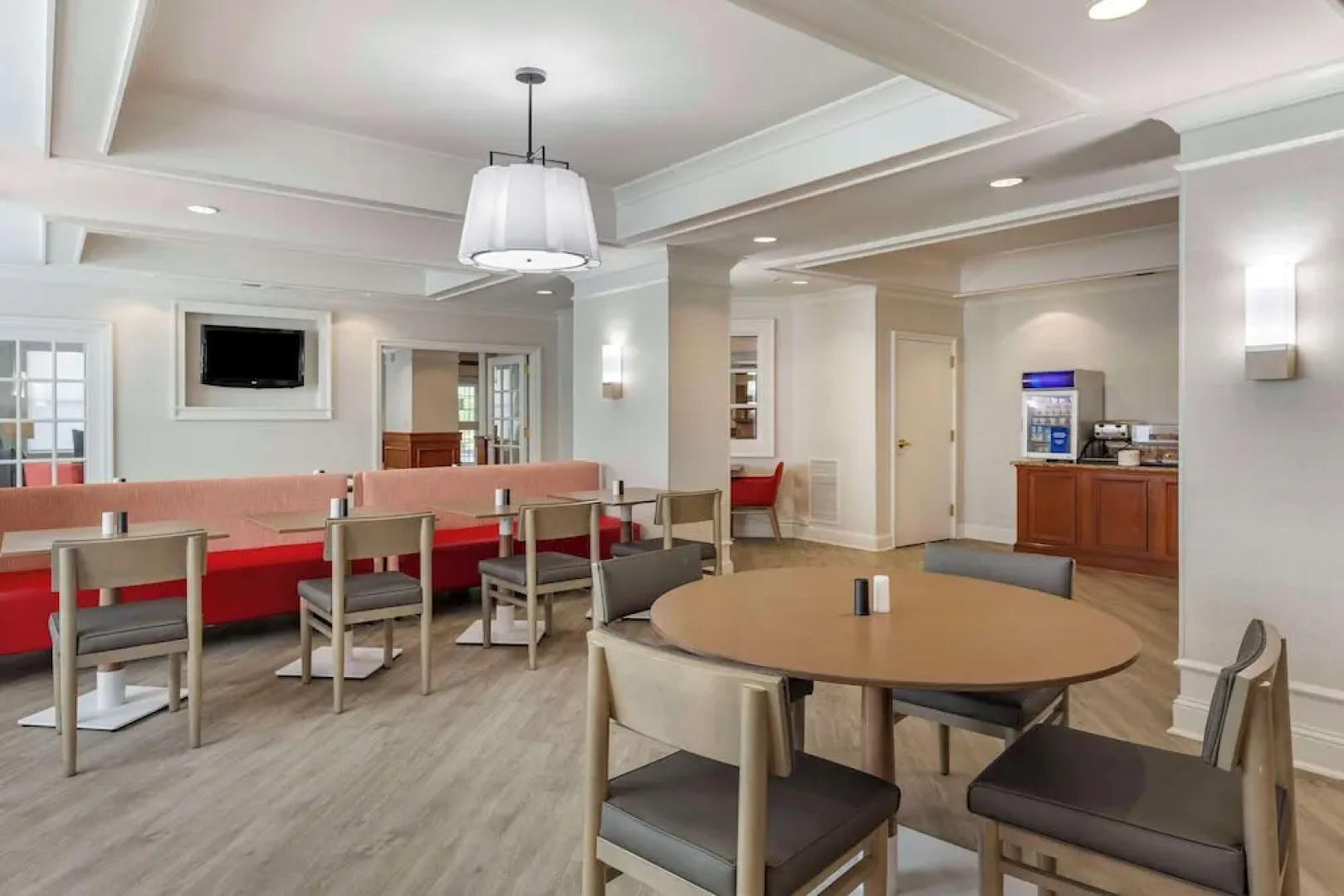 Holiday Inn Express Hotel & Suites Amherst-Hadley, MA