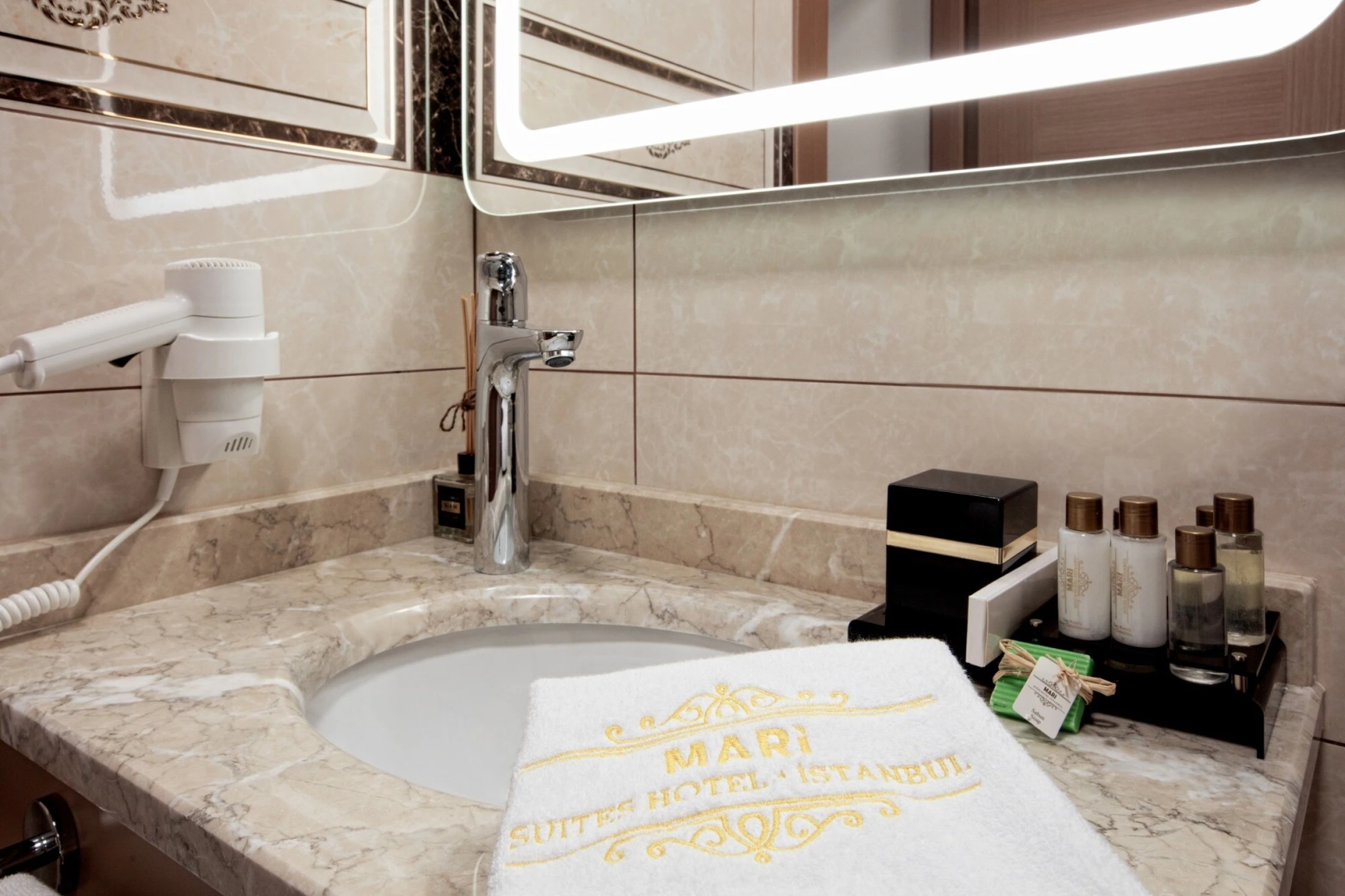 Mari Suites Hotel