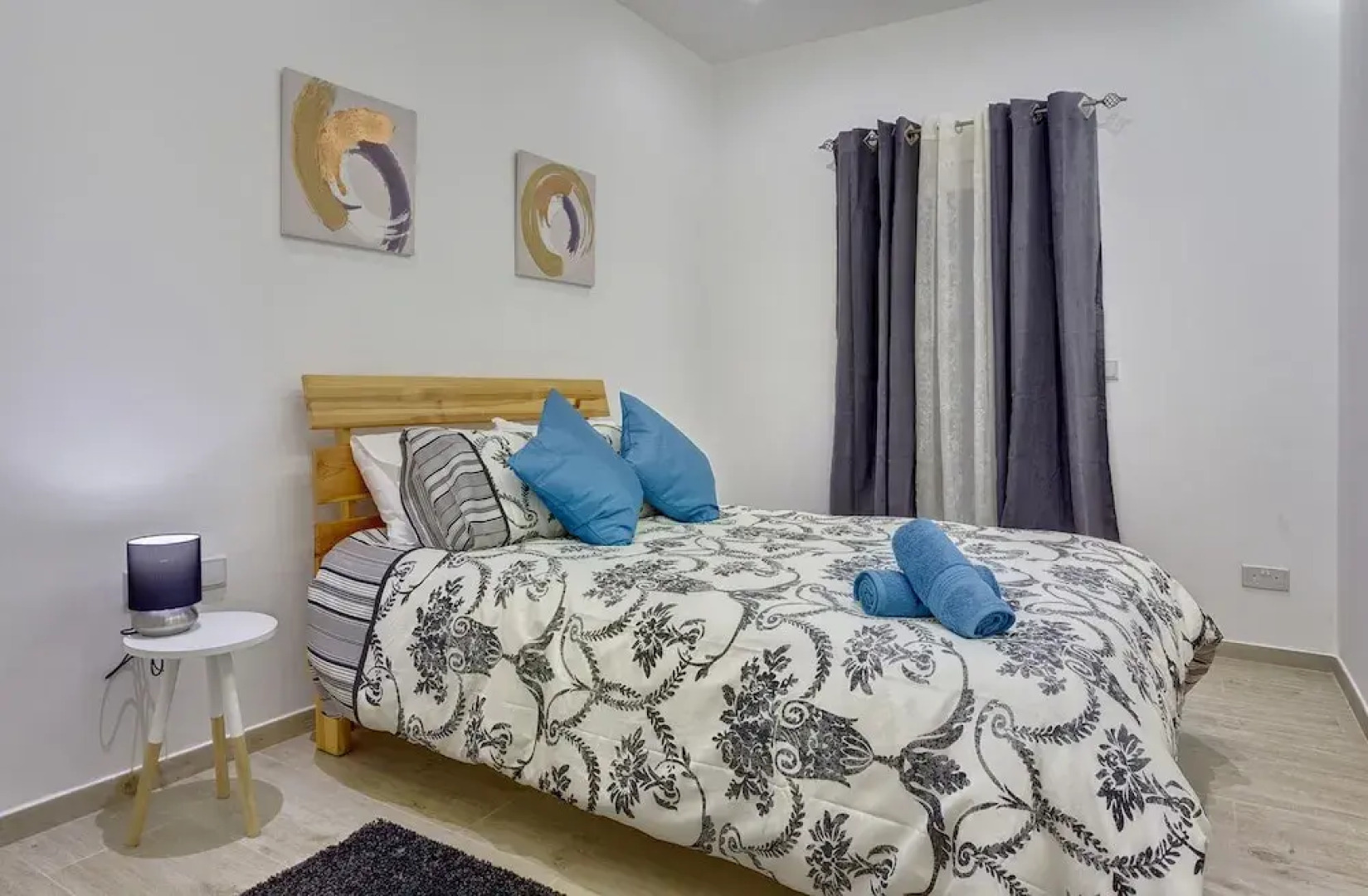 Luxury 3BR Apartment With Marina Views