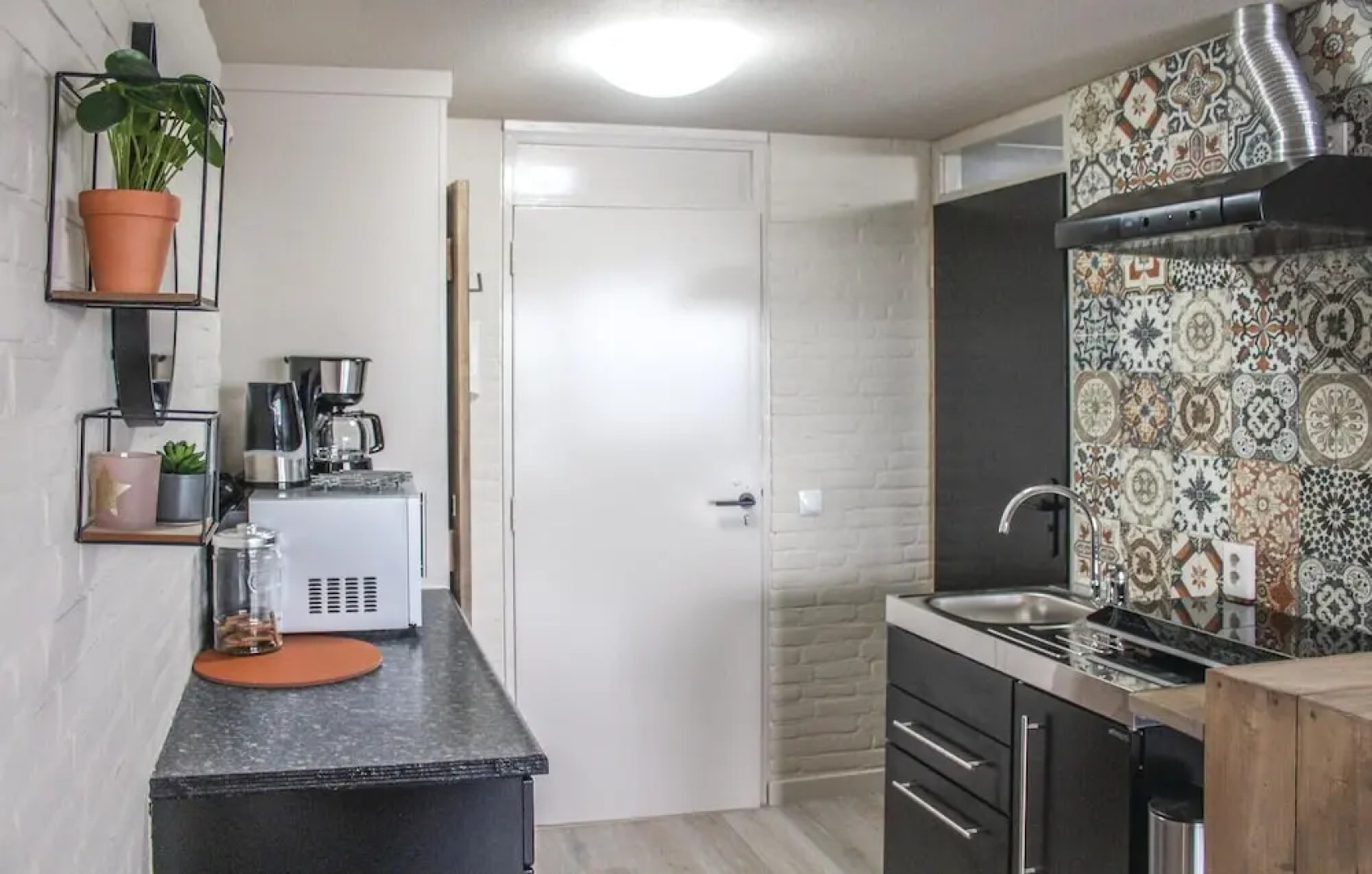 Nice Apartment in Bruinisse With 1 Bedrooms and Wifi