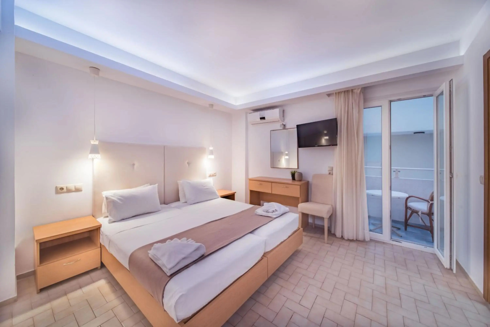 Soleil Apartments