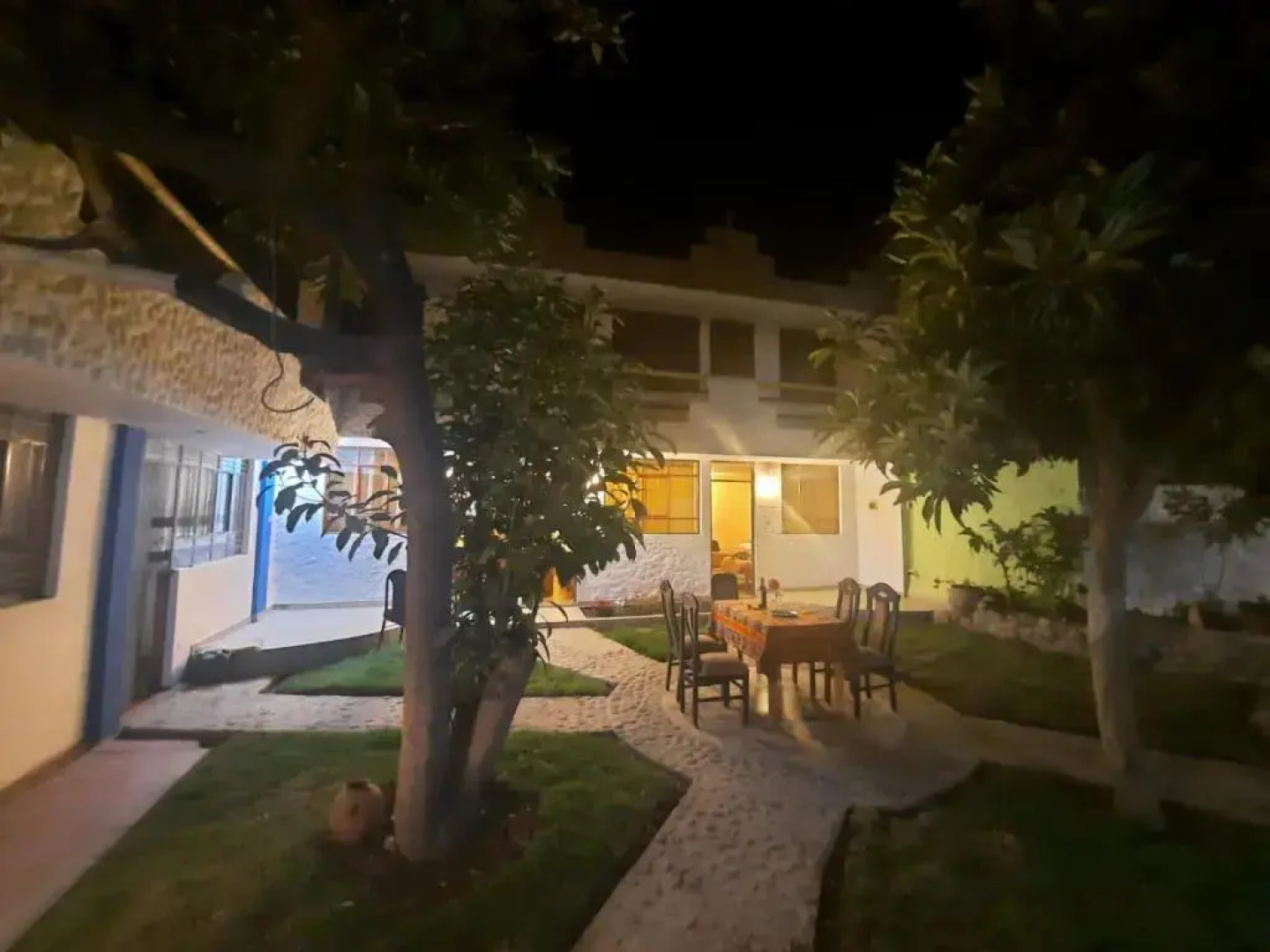 Las Palmeras Eco Hostel