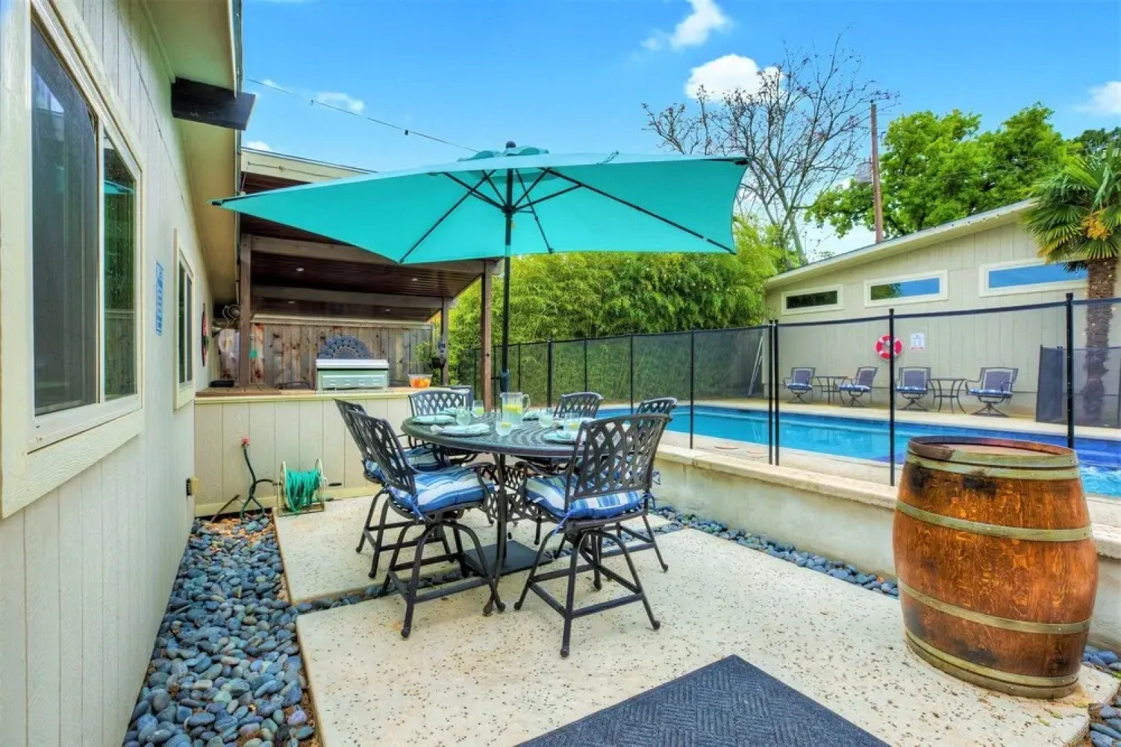 Large Luxury Home W/pool, Hot-tub, Grill/bar, &cin