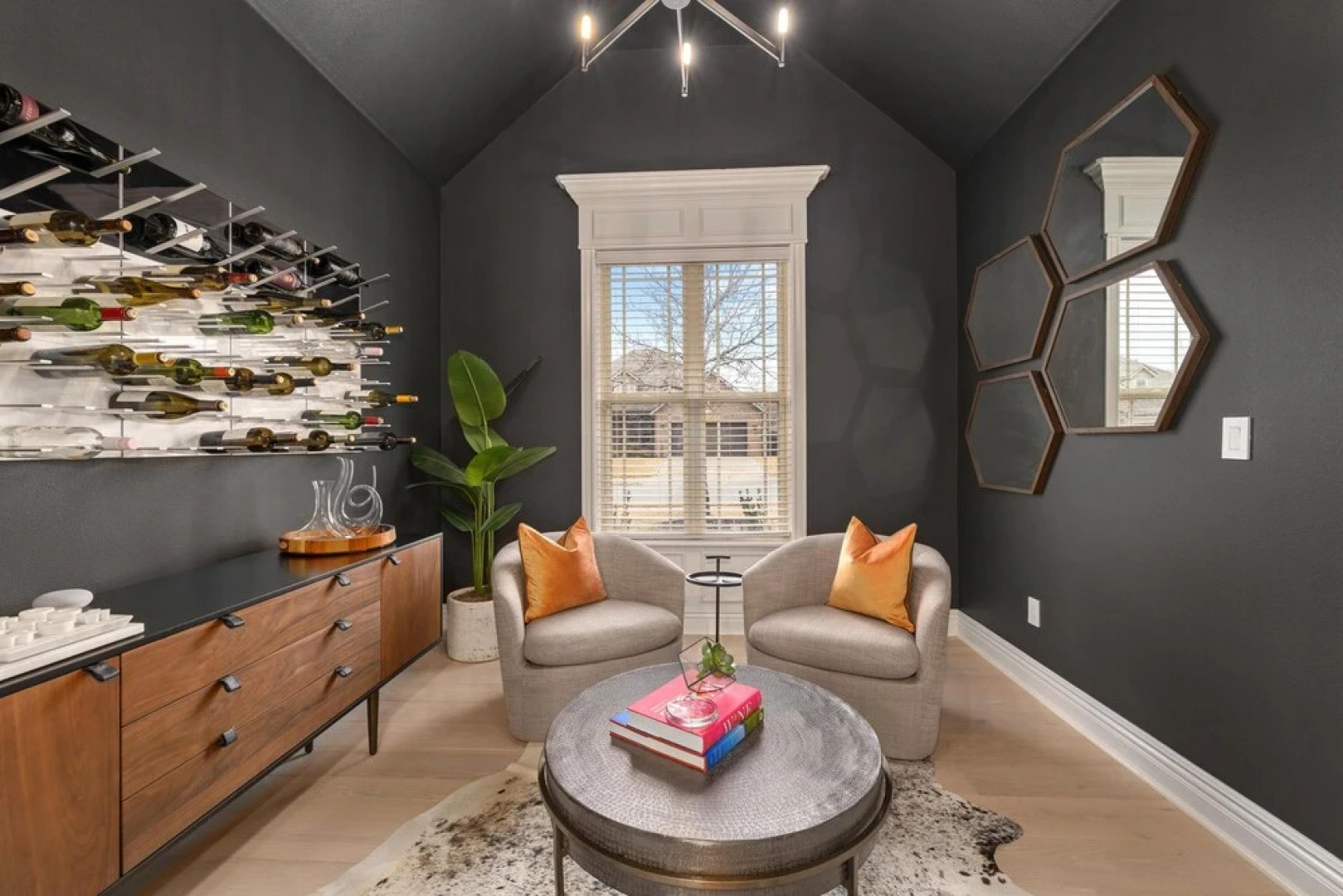 The Hearth House - Quiet Rogers Retreat - Newly Renovated