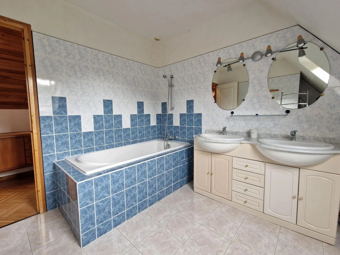 Semi-detached House in the Castle Park, Benodet