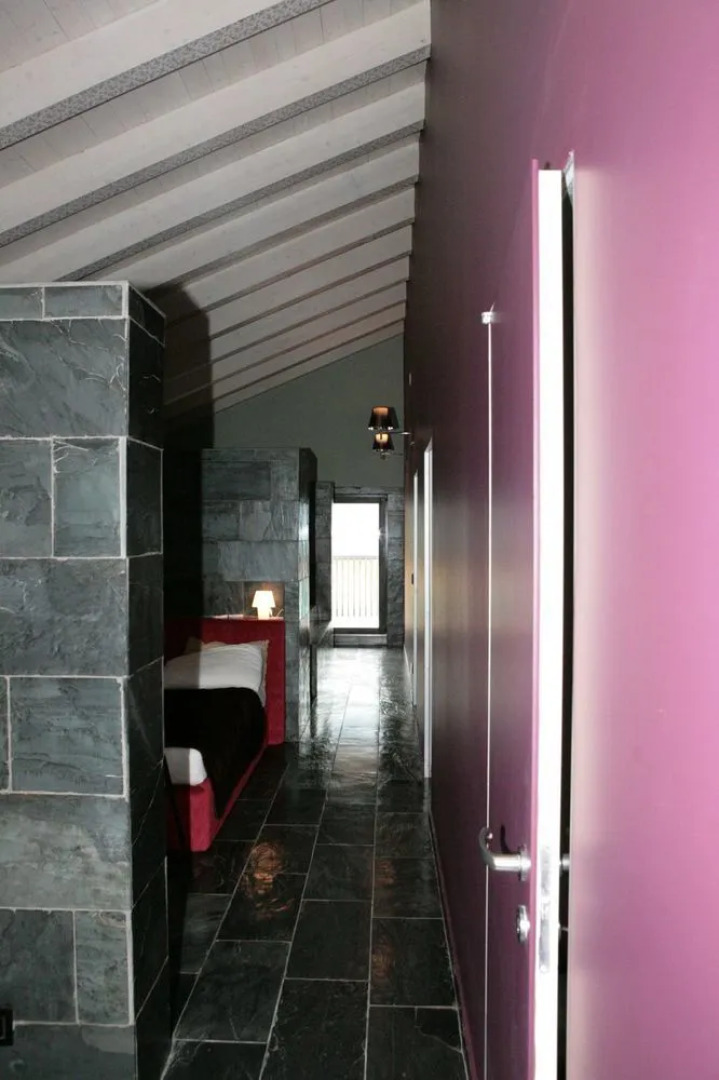 MAANJA Lake Front Suite and Restaurant