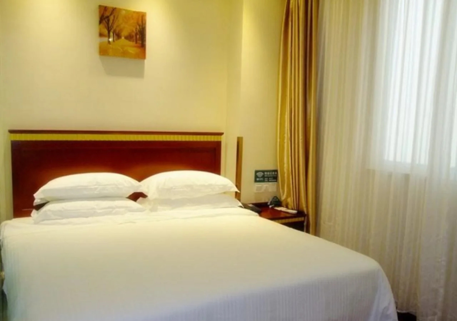 GreenTree Inn Henan Xinyang Gushi Zhongshan Avenue Hongsu Avenue Express Hotel