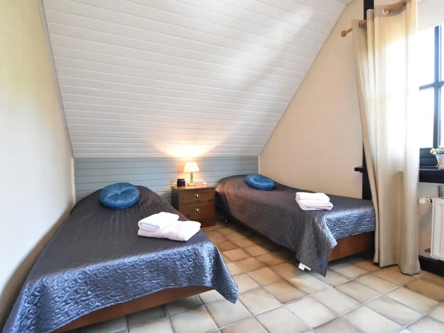 Spacious Mansion With Meadow View in Bruinisse