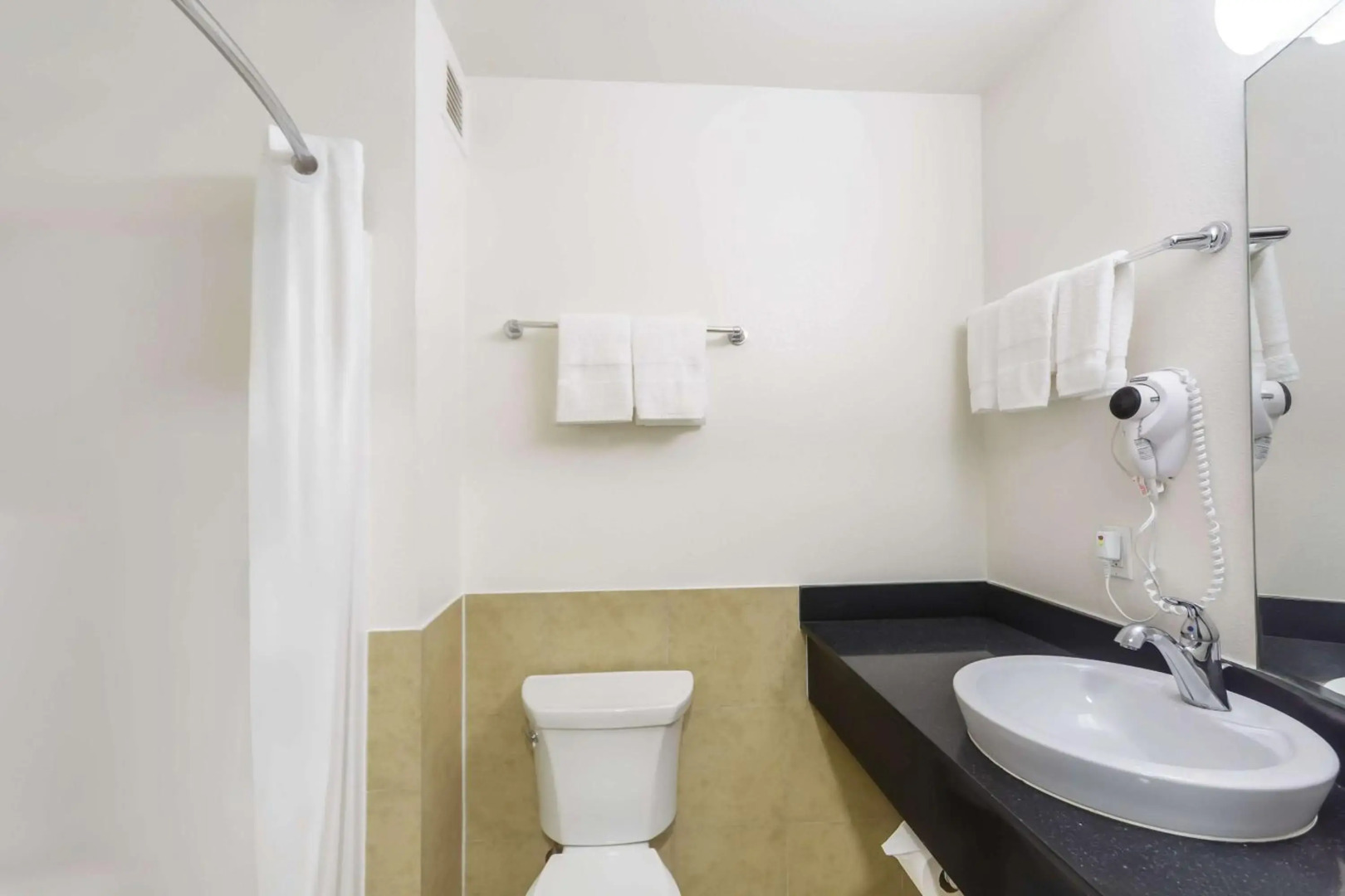 Motel 6 Laredo, TX - Airport