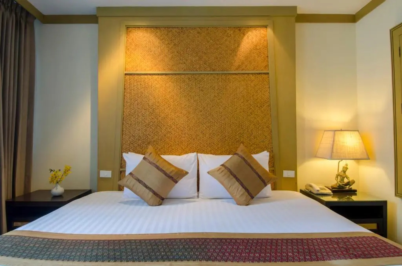 The Tarntawan Hotel Surawong Bangkok