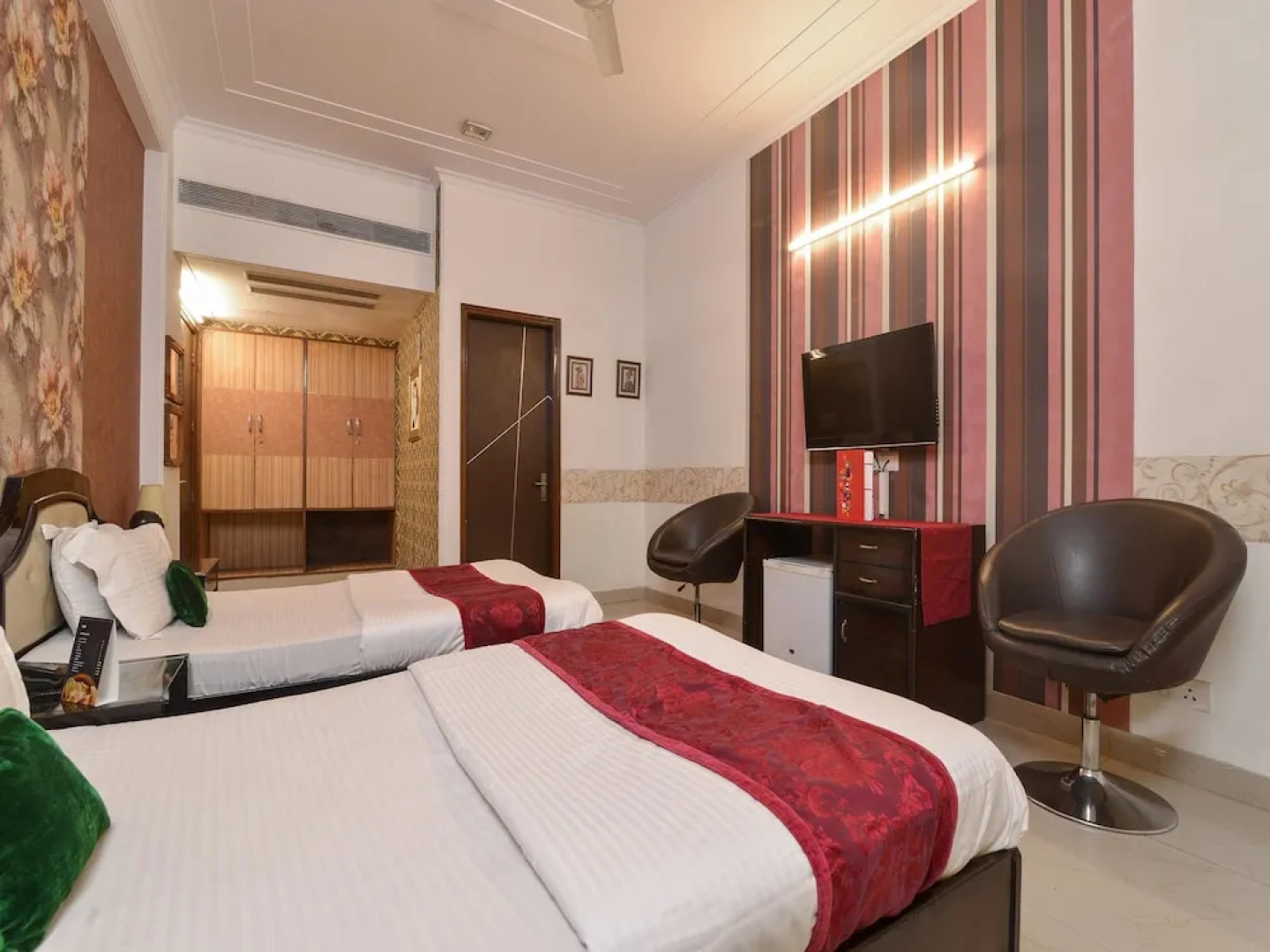 OYO 11291 Hotel Atlantis