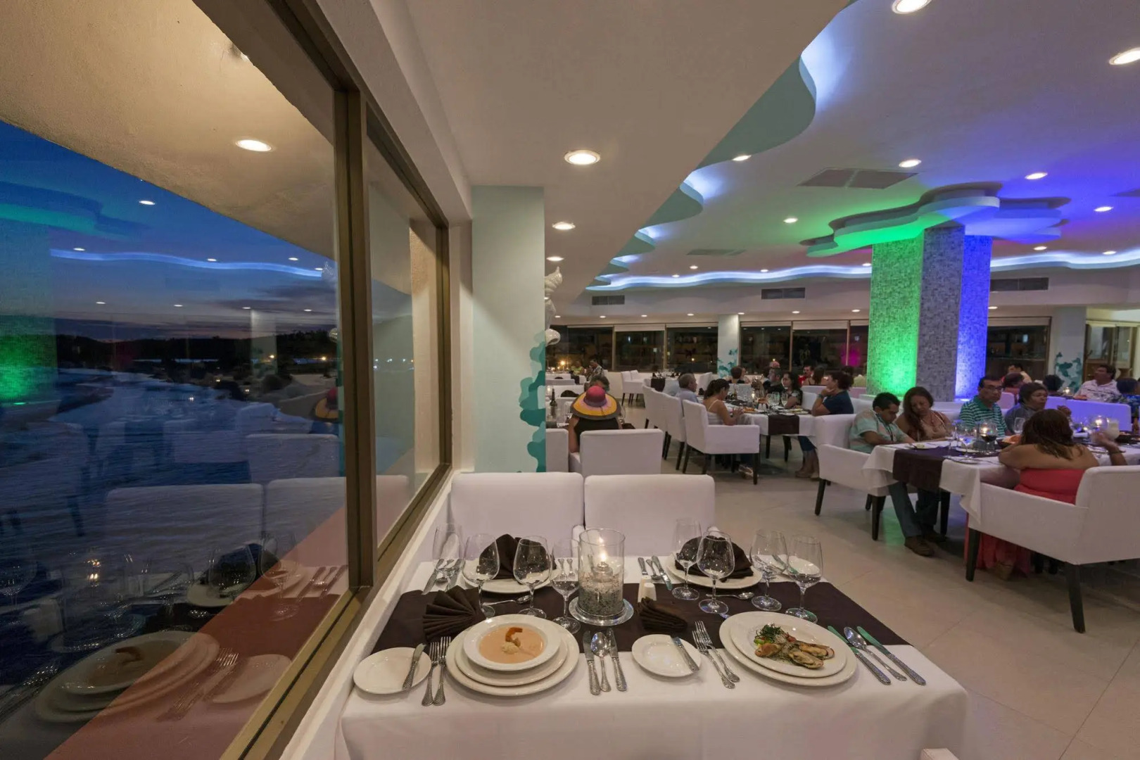 Los Angeles Locos - All Inclusive