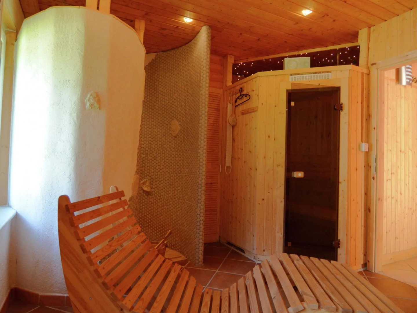 Cosy Apartment With Covered Porch