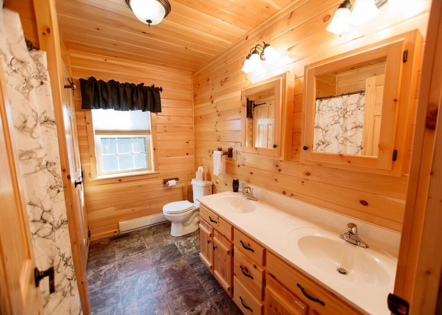 Zook Cabin See 4 States From THE Deck A+views