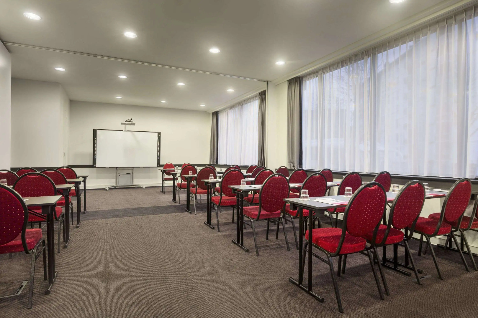 B&B HOTEL Brussels East Woluwe