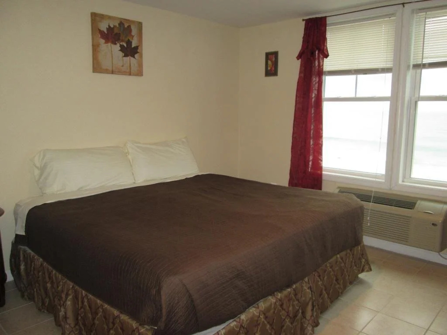 Misquamicut Beach Front Inn