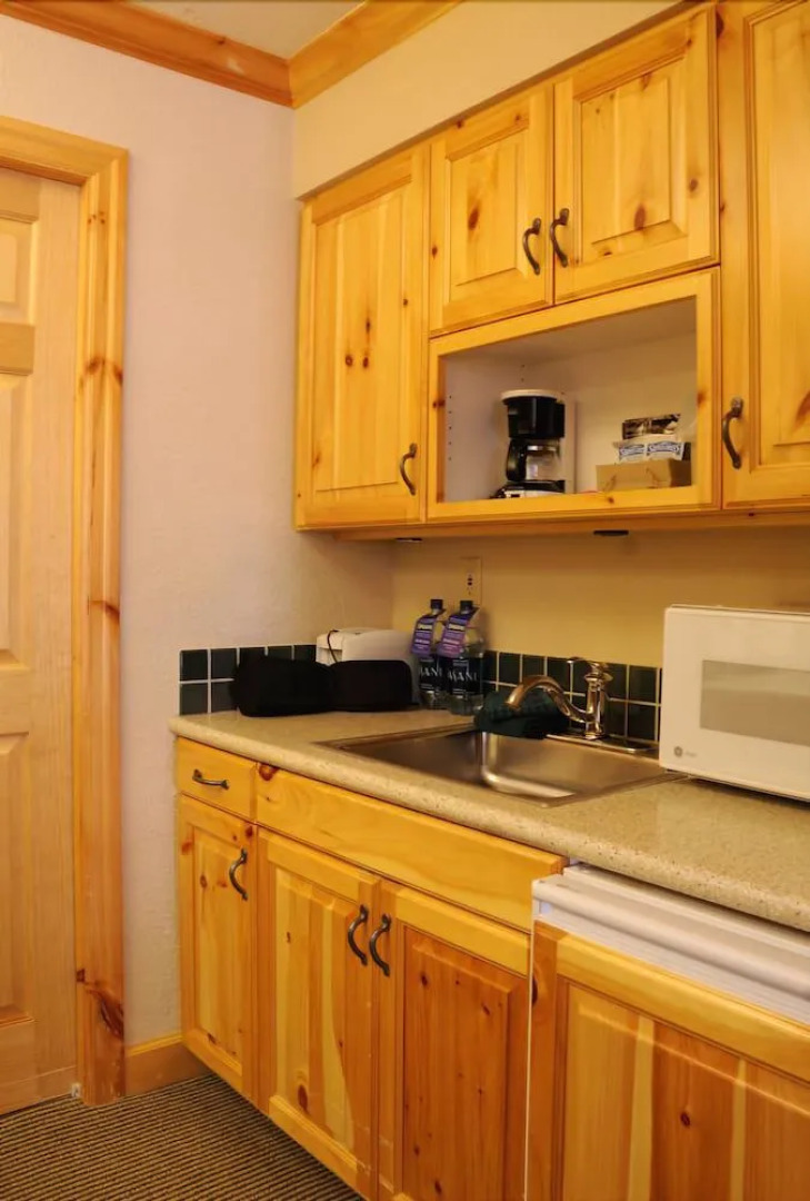 Schweitzer Mountain Resort Selkirk Lodge