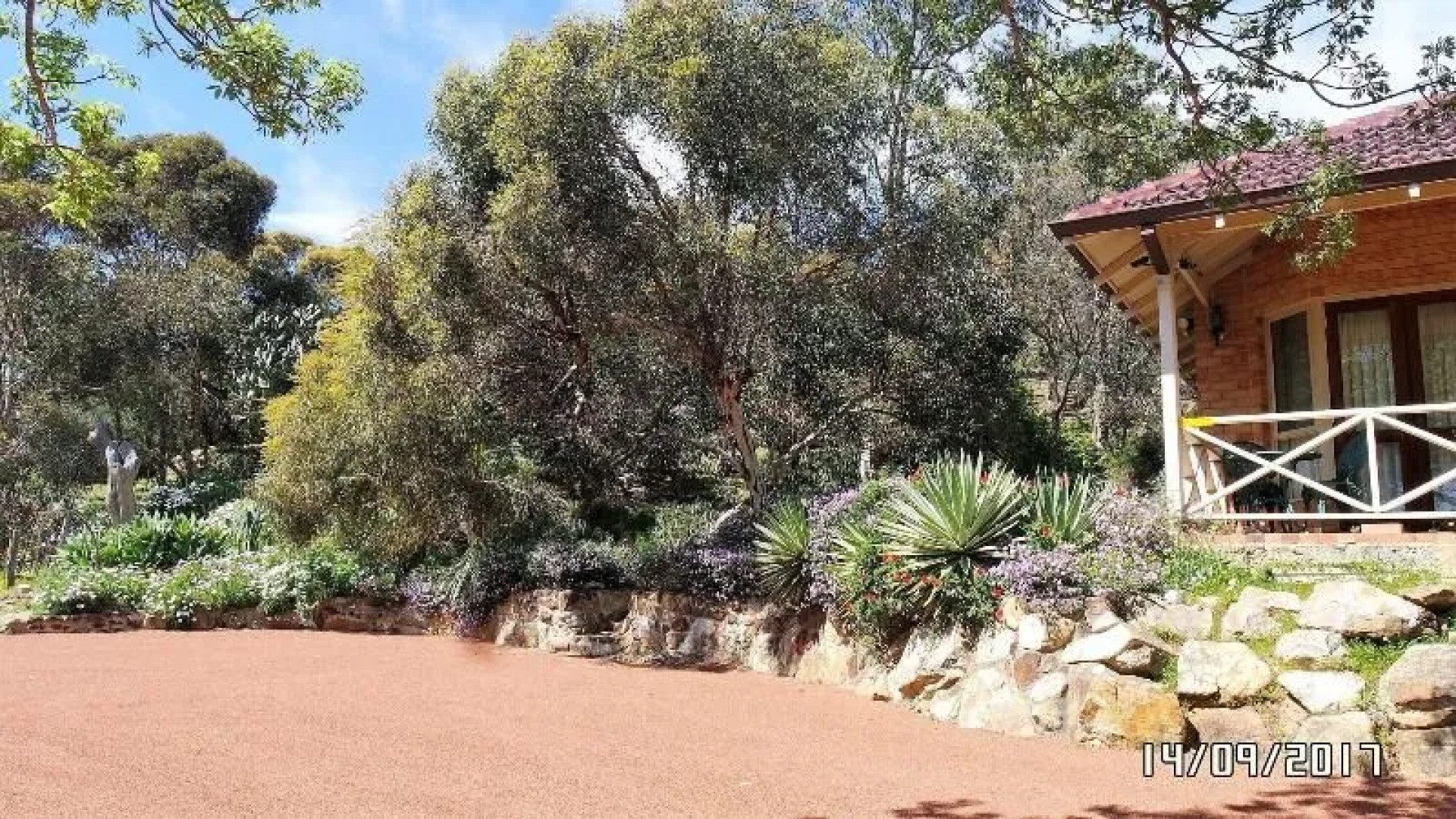 Eleebana Guest House