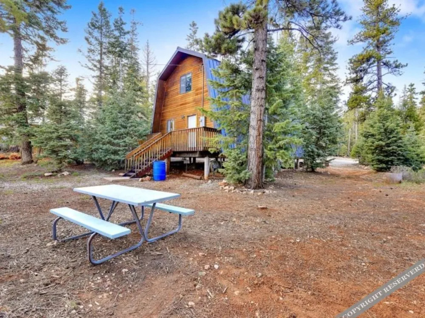 The Pit Stop Sleeps upto 10 people by RedAwning