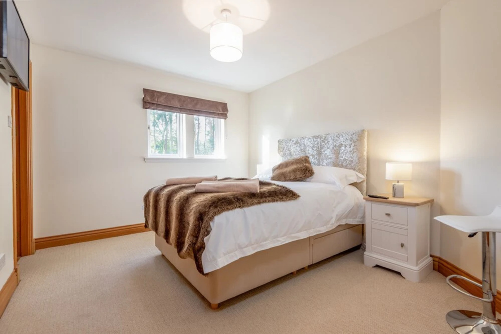 Luxury 6 Bed House With Pool