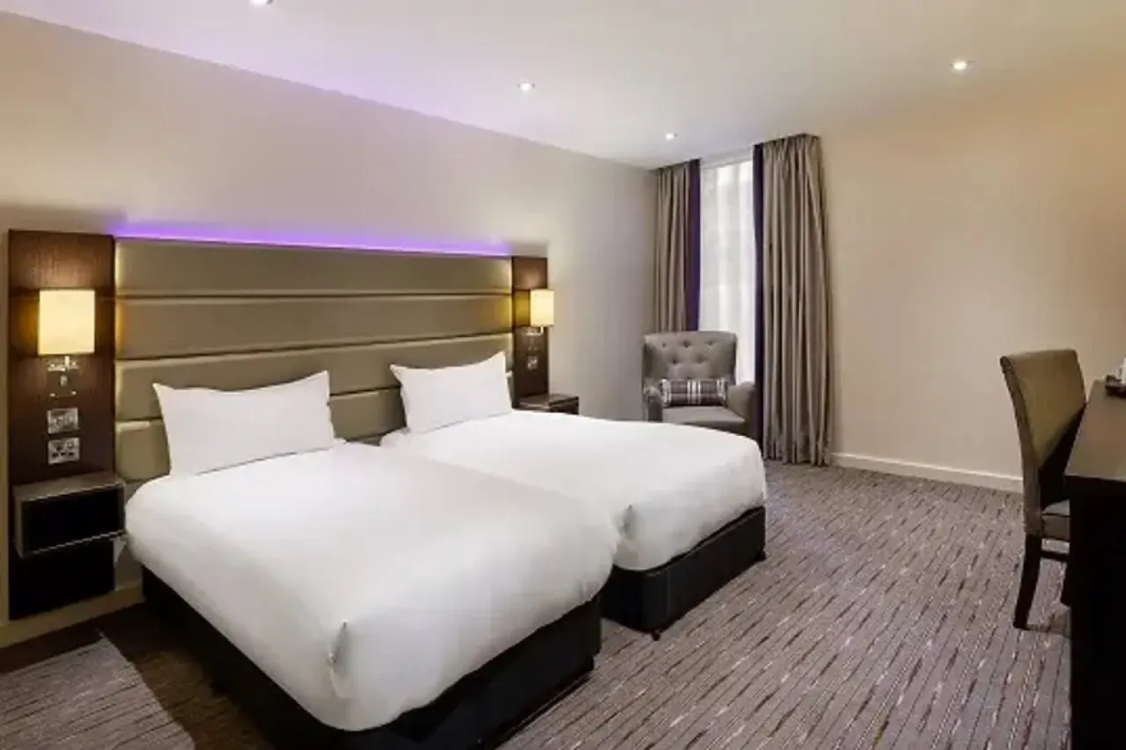 Premier Inn Glasgow City - George Square