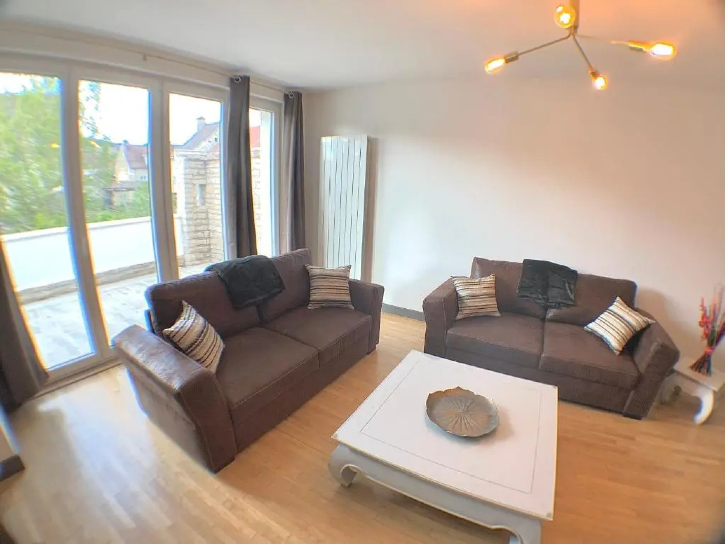 Le Clos Saint Gilles, T5, village viticole