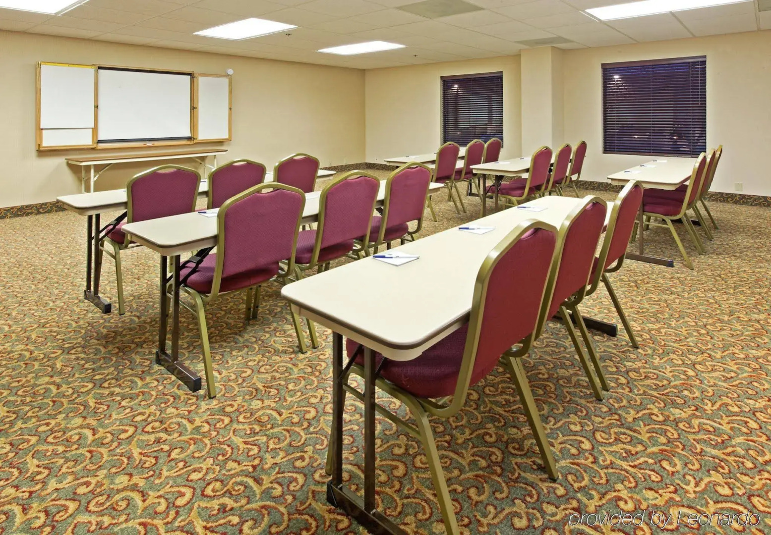 Holiday Inn Express Hotel & Suites Bentonville by IHG