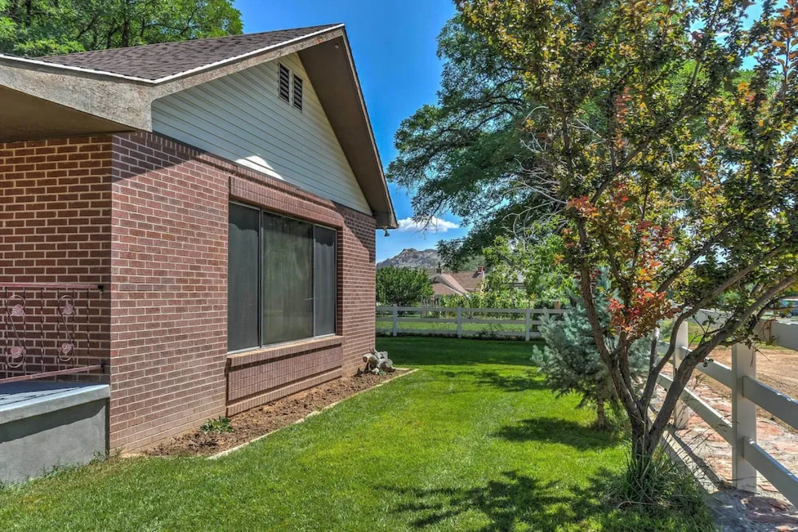 Central Escalante Home ~ 5 Mi to Grand Staircase!